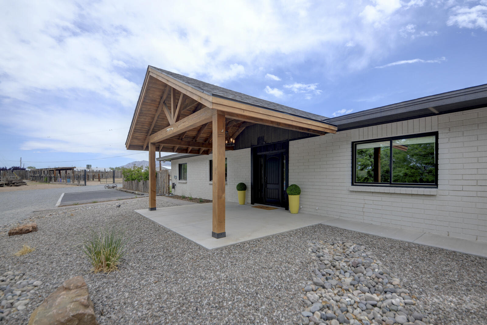 Photo 11 — 210 Josefita Road NE