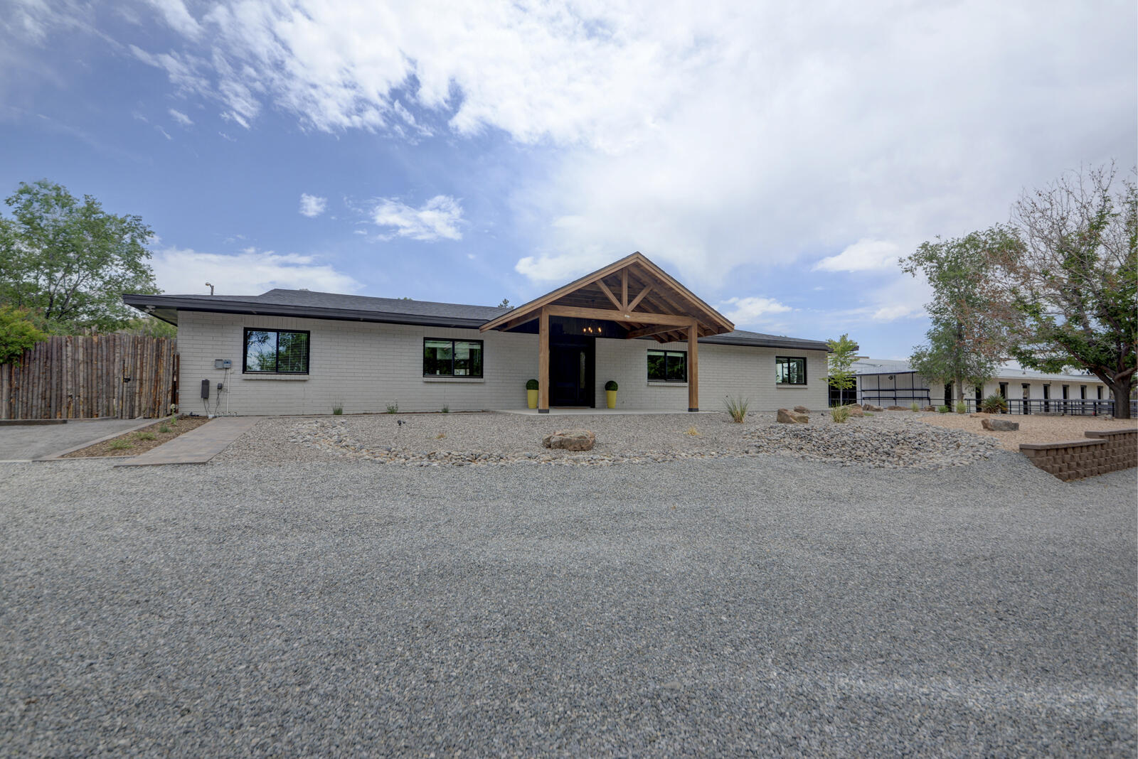 Photo 4 — 210 Josefita Road NE