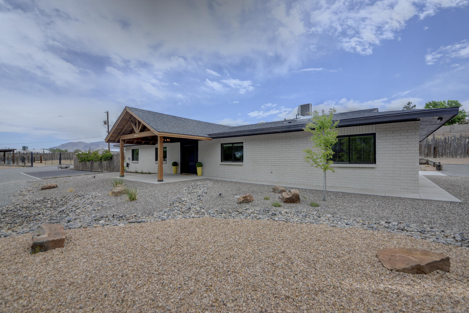 Photo 5 — 210 Josefita Road NE