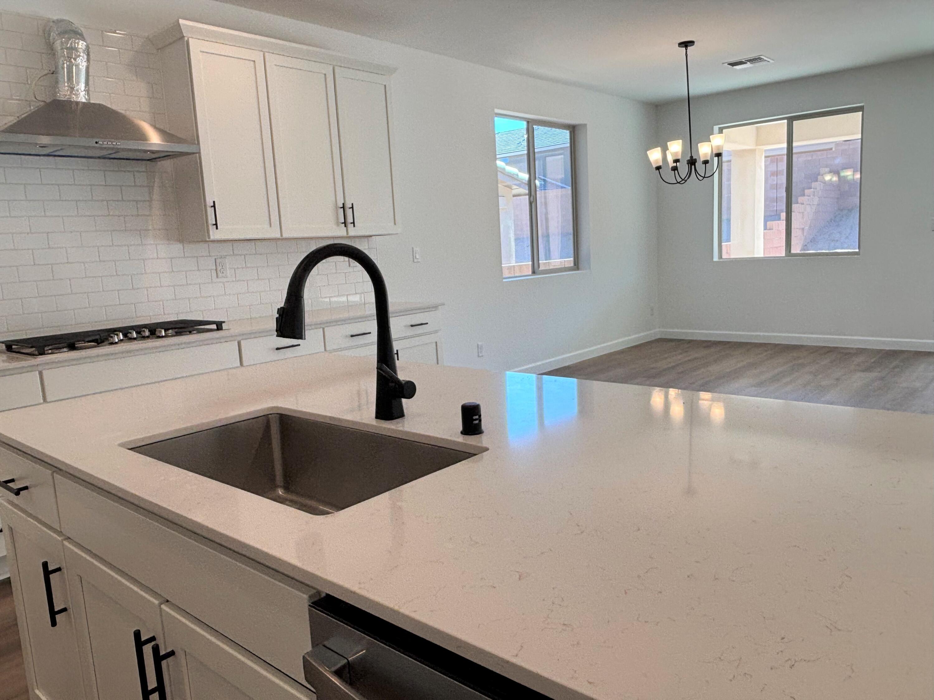 Photo 11 — 3121 Alicia Road NE