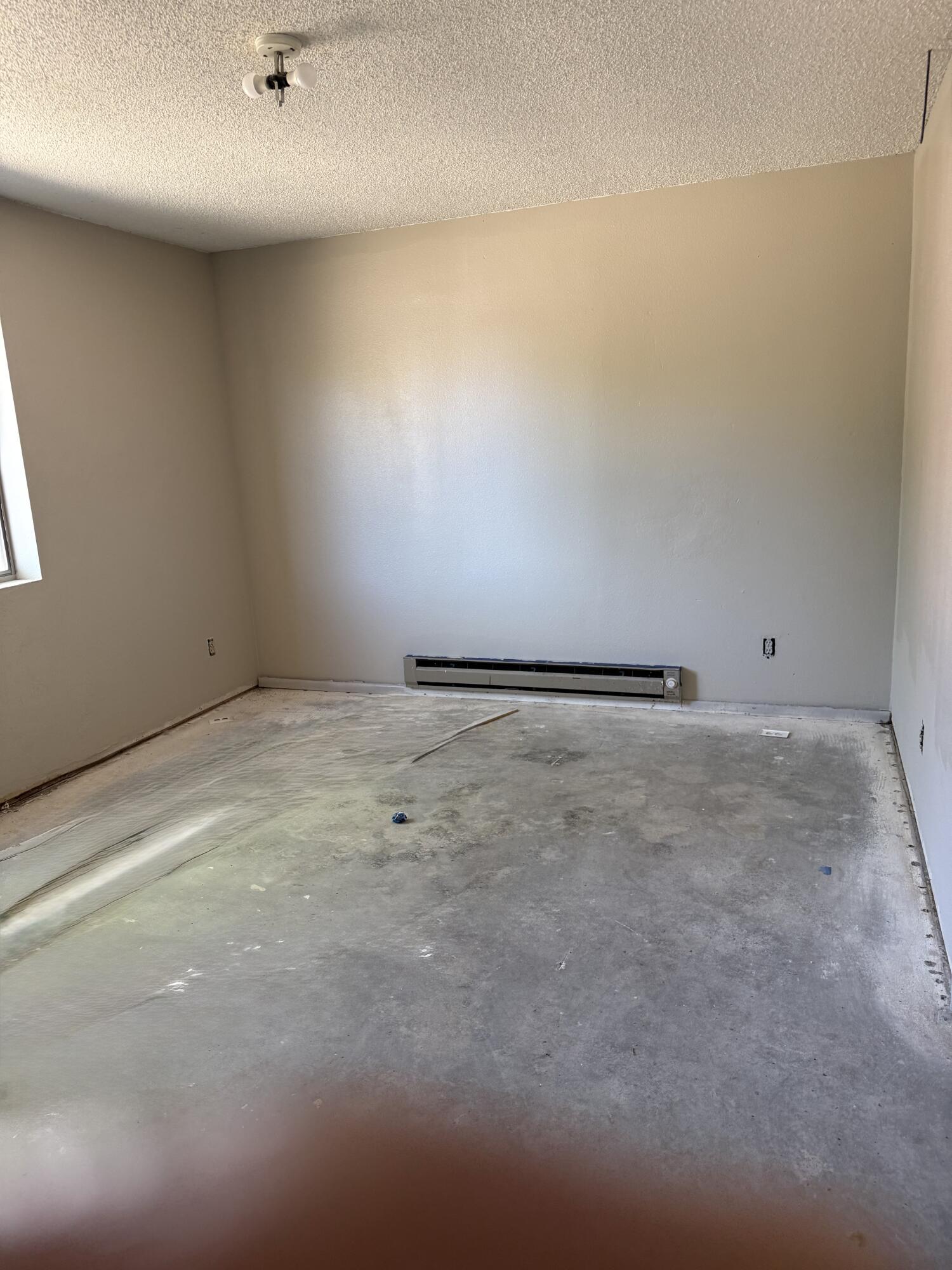 Photo 11 — 1203 Drake Street