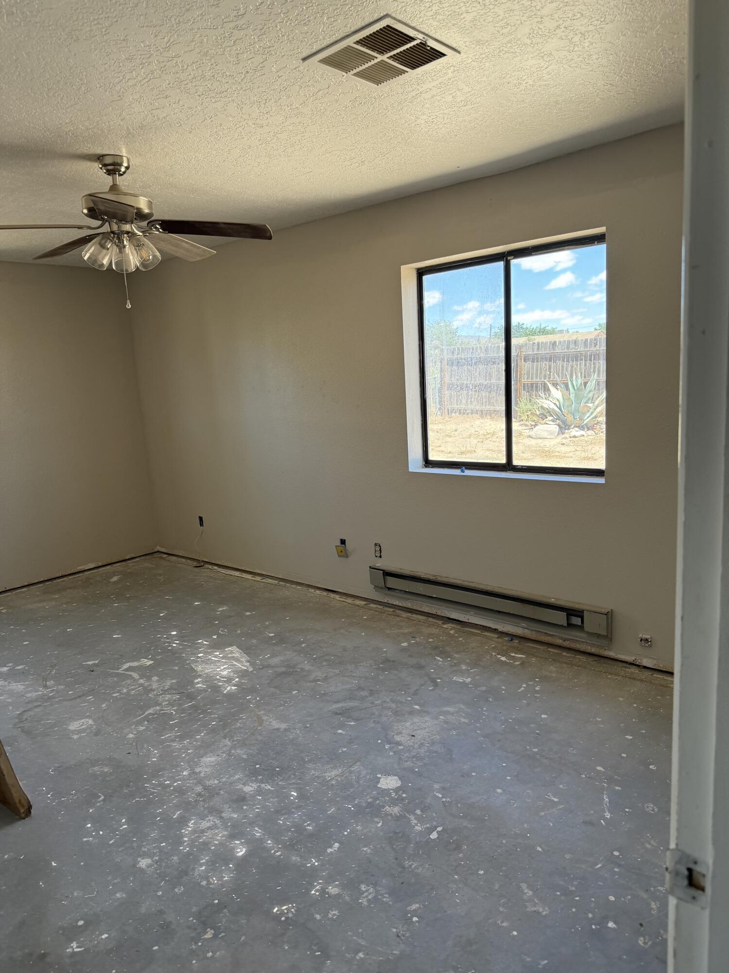 Photo 5 — 1203 Drake Street