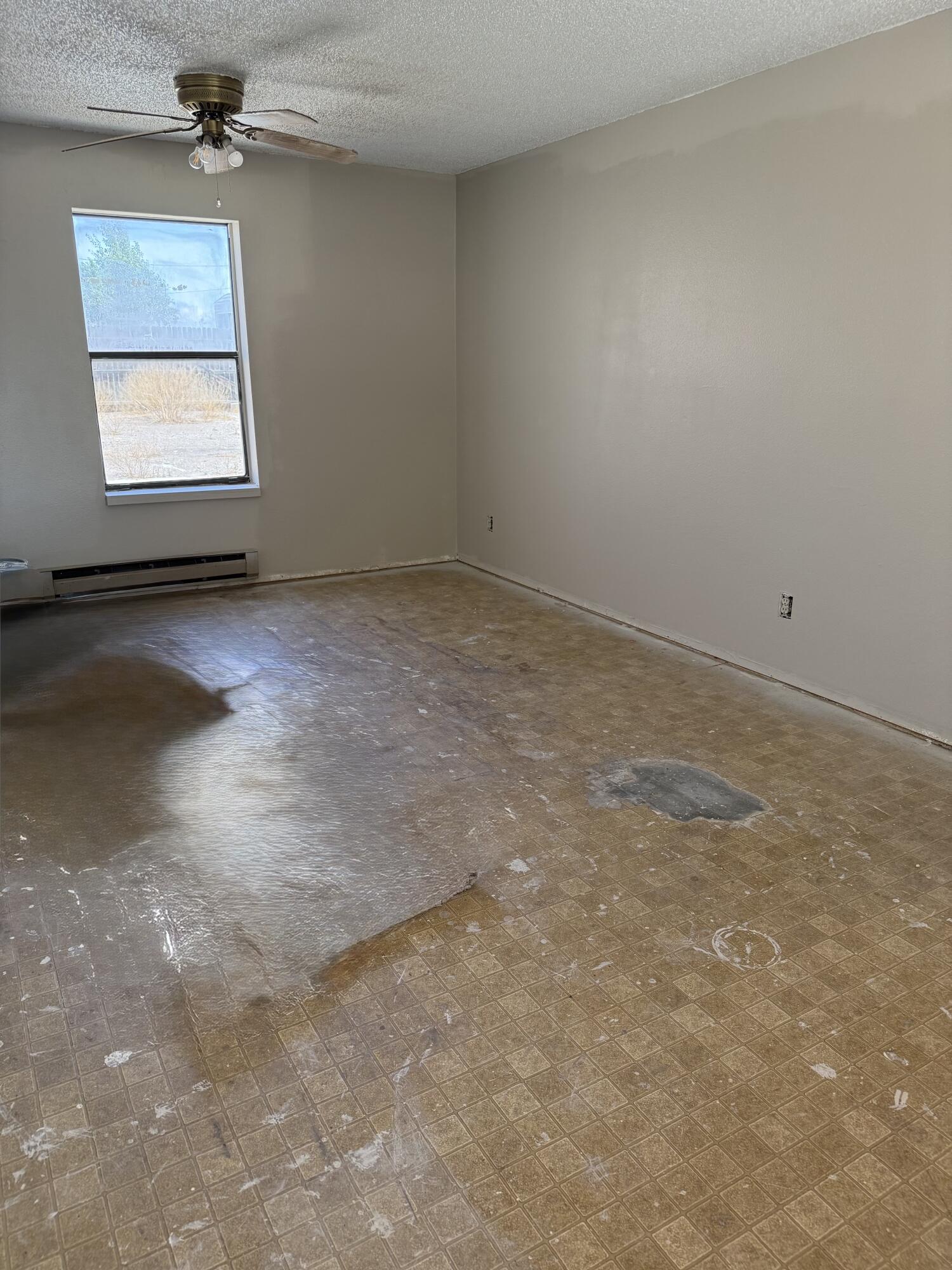 Photo 9 — 1203 Drake Street
