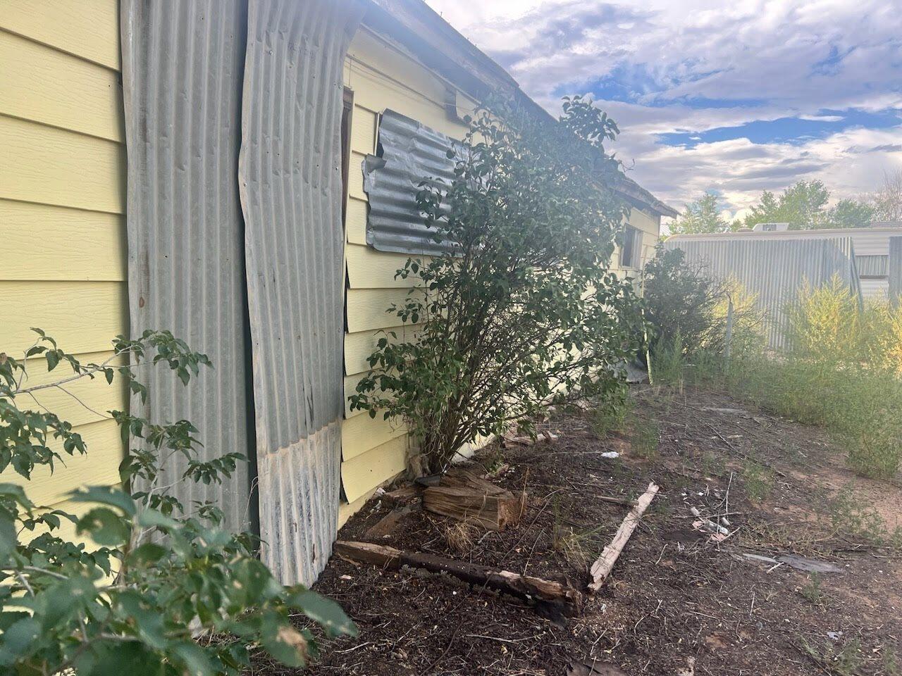 Photo 5 — 1606 PREWITT Street