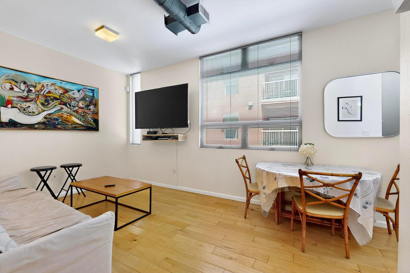 Photo 5 — 343 Platinum Street SW B
