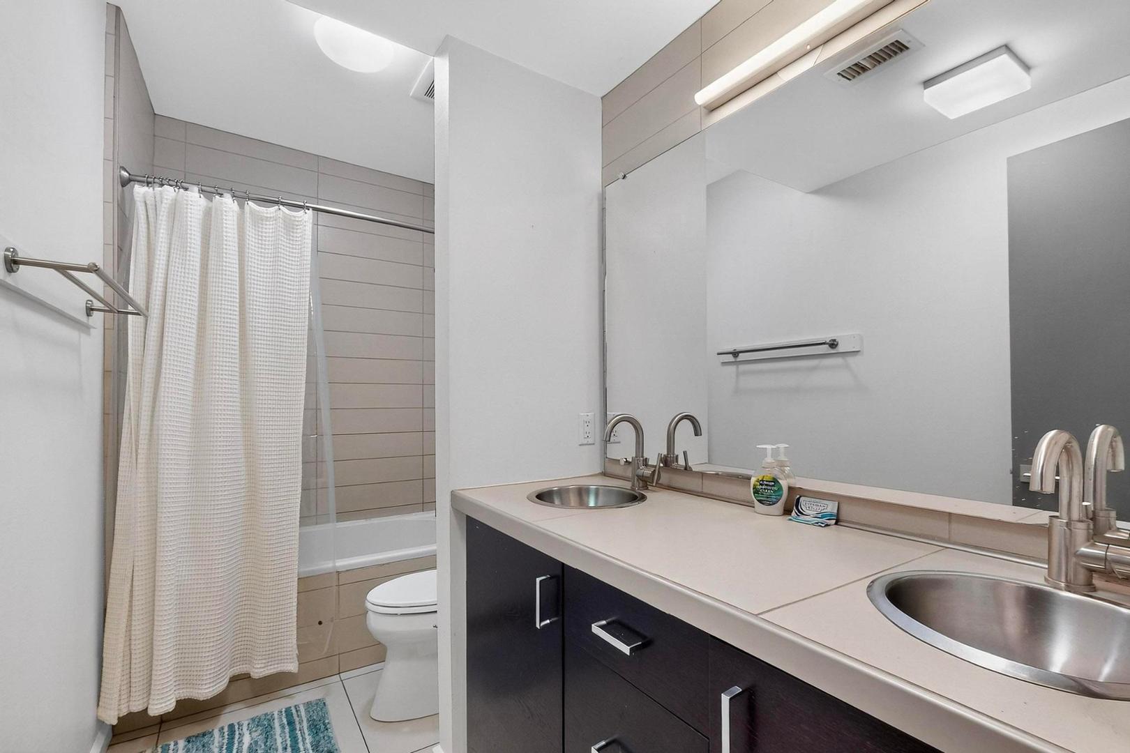 Photo 17 — 343 Platinum Street SW B