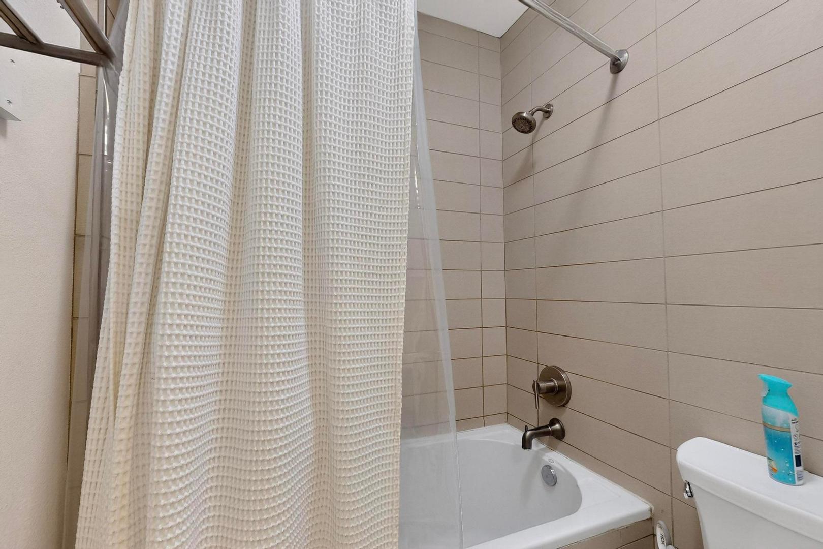 Photo 18 — 343 Platinum Street SW B