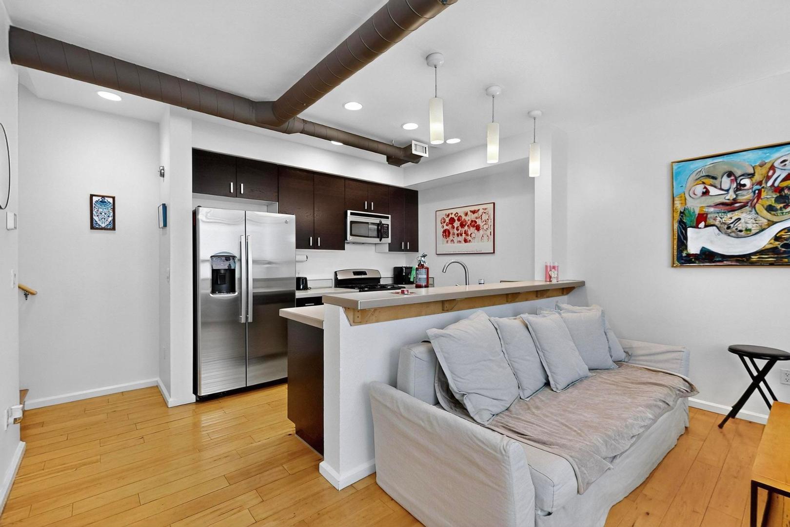 Photo 20 — 343 Platinum Street SW B