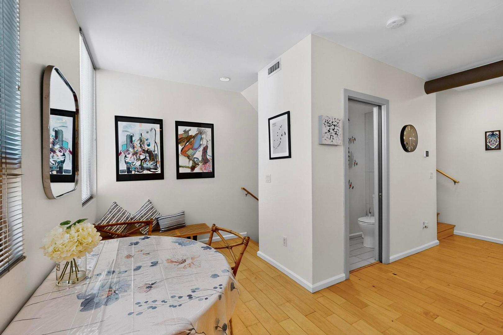 Photo 3 — 343 Platinum Street SW B