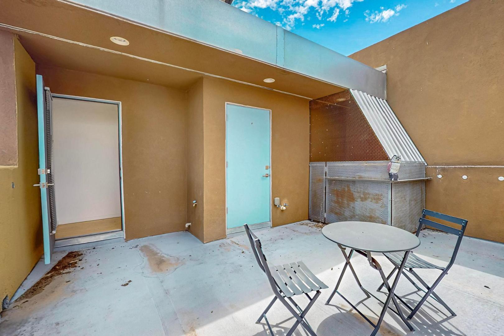 Photo 4 — 343 Platinum Street SW B