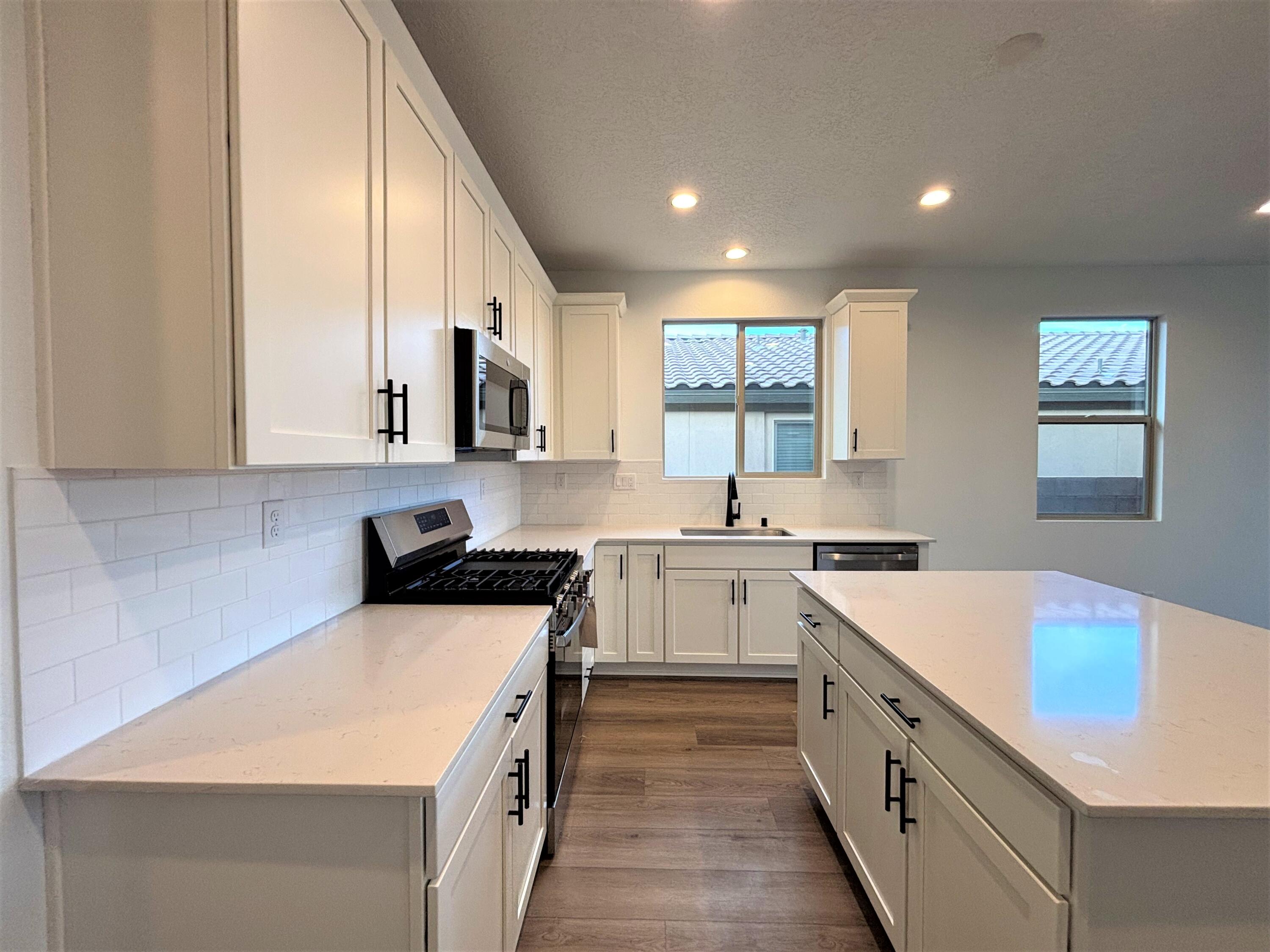 Photo 14 — 5436 Blazing Star Street NE