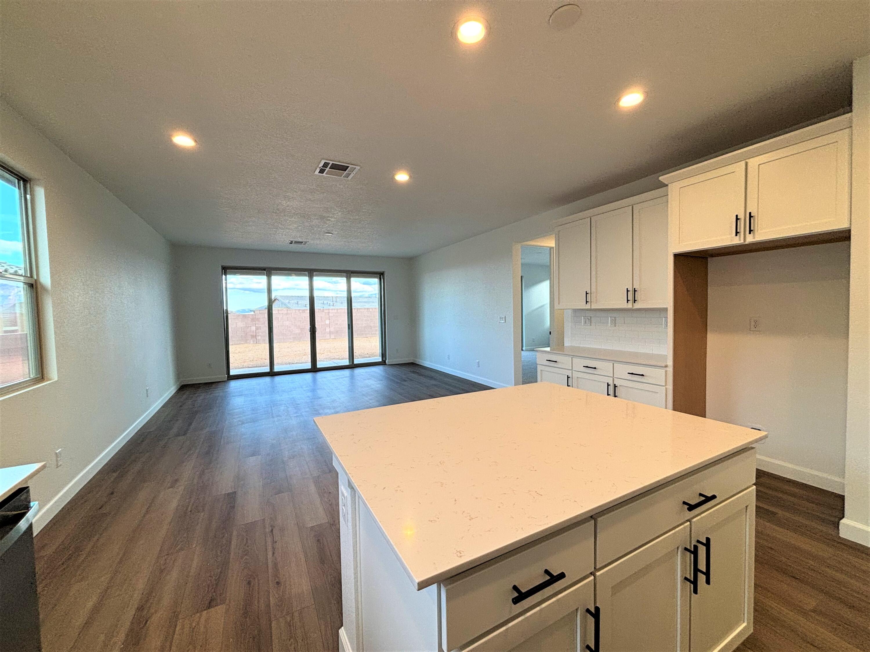 Photo 17 — 5436 Blazing Star Street NE