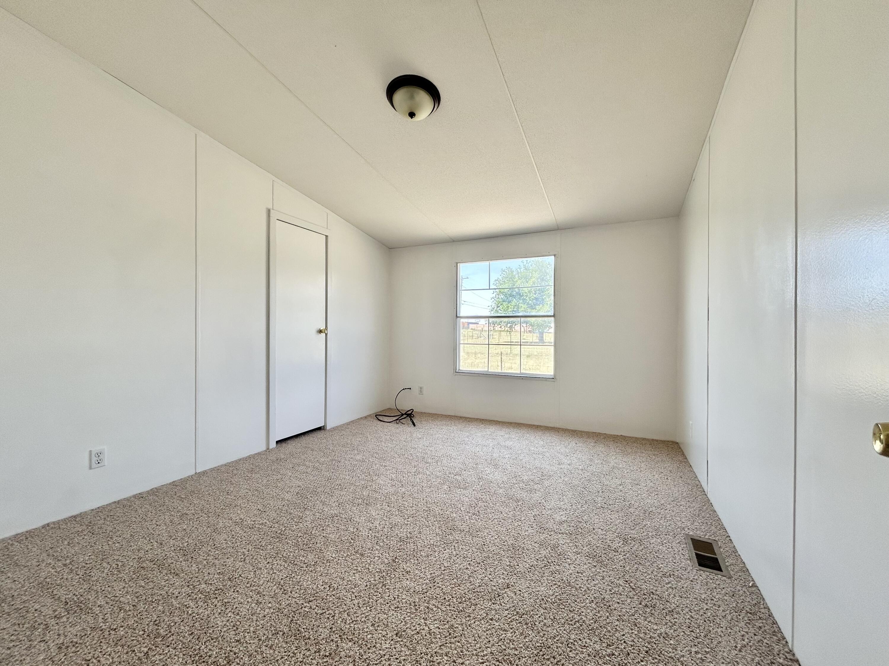 Photo 4 — 612 IRENE Avenue