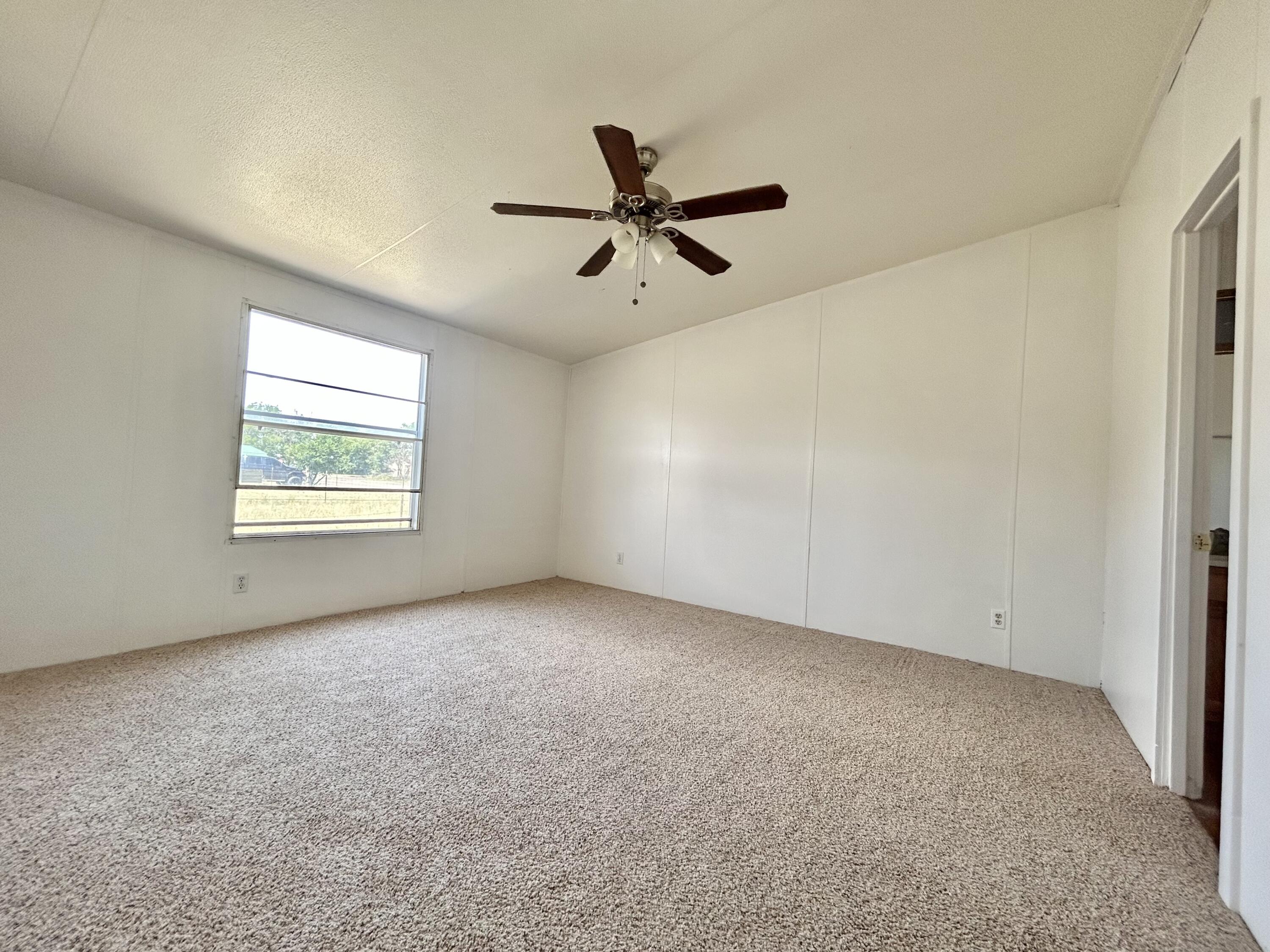 Photo 2 — 612 IRENE Avenue
