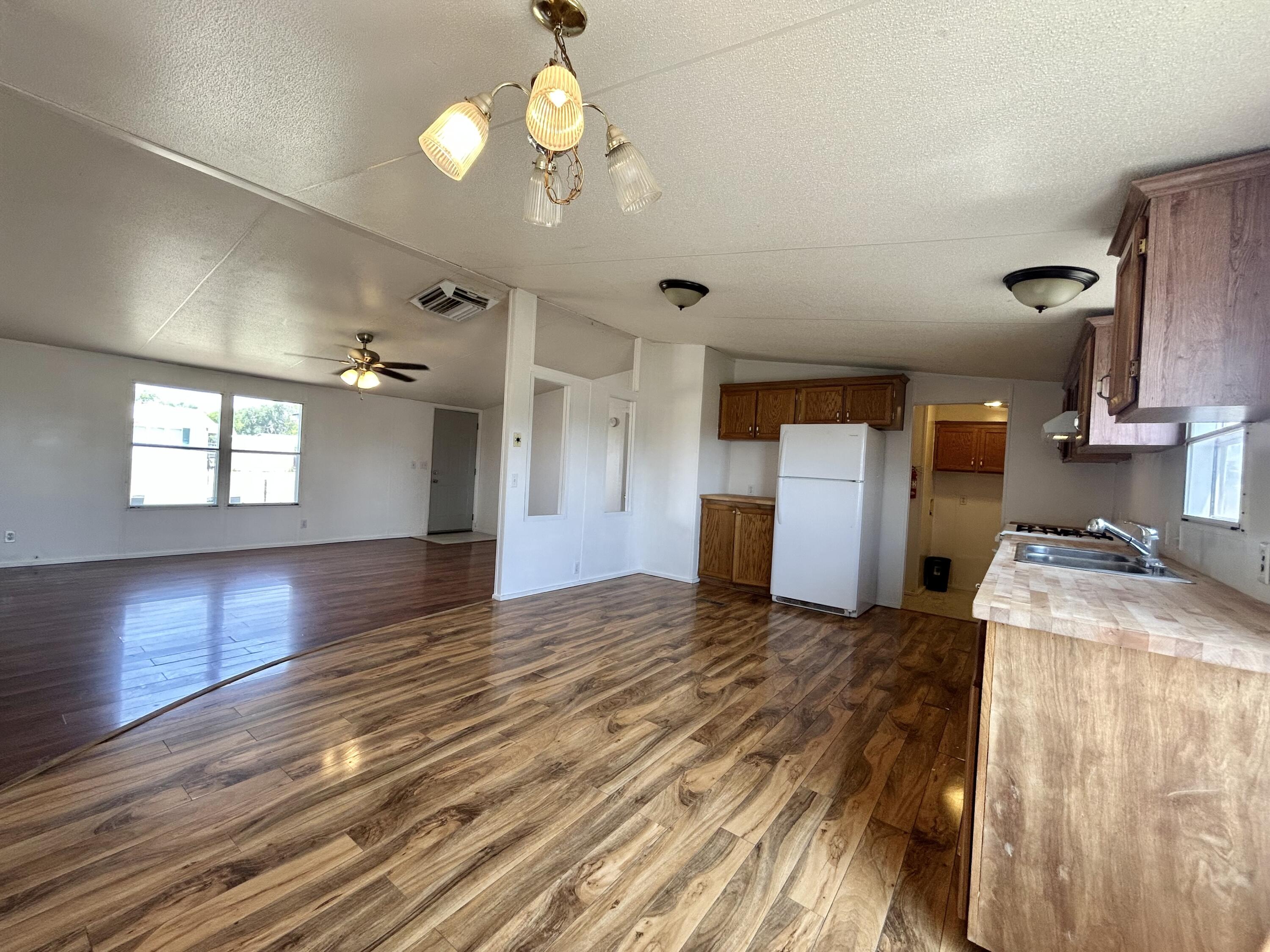 Photo 14 — 612 IRENE Avenue