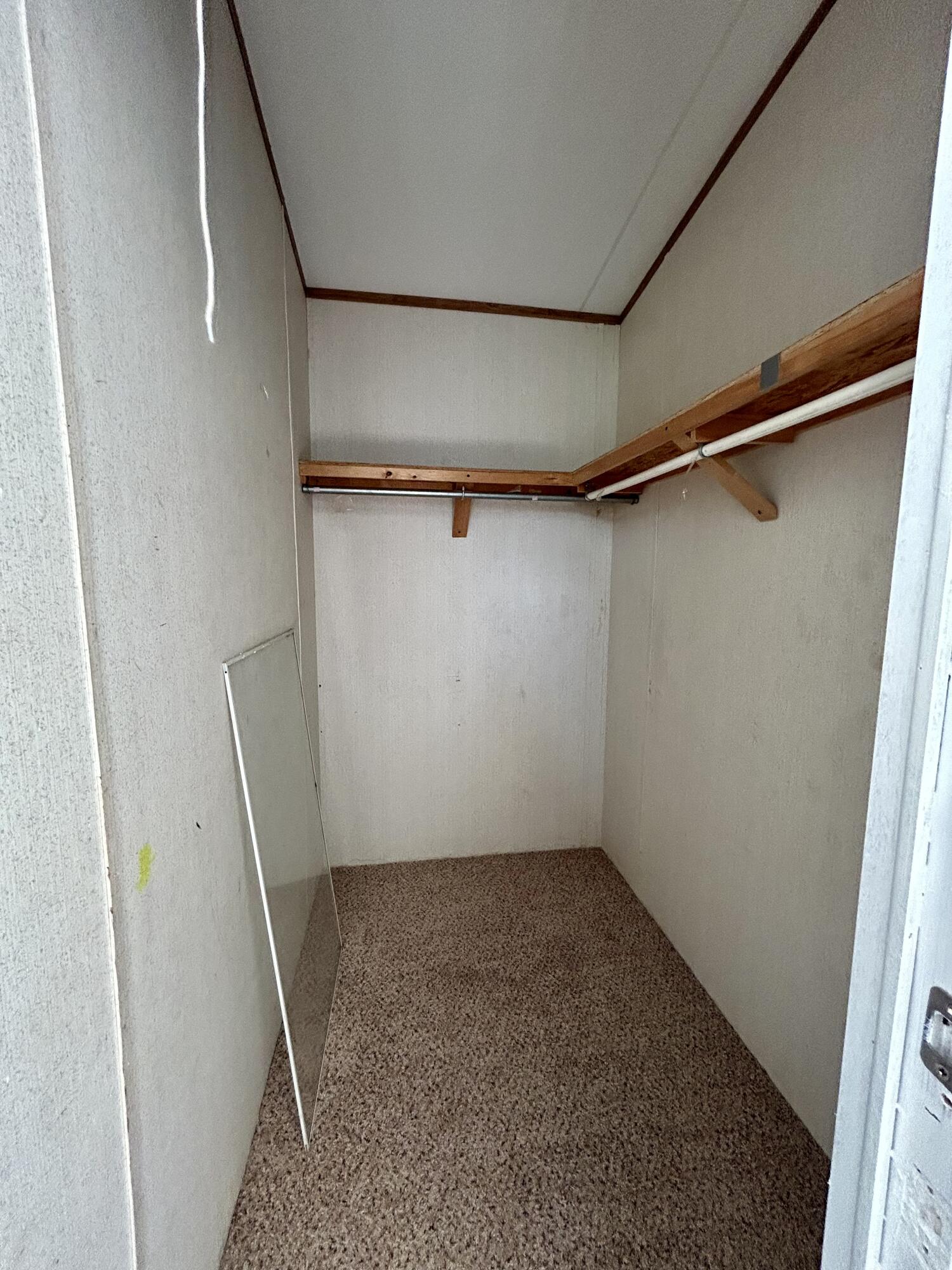 Photo 6 — 612 IRENE Avenue