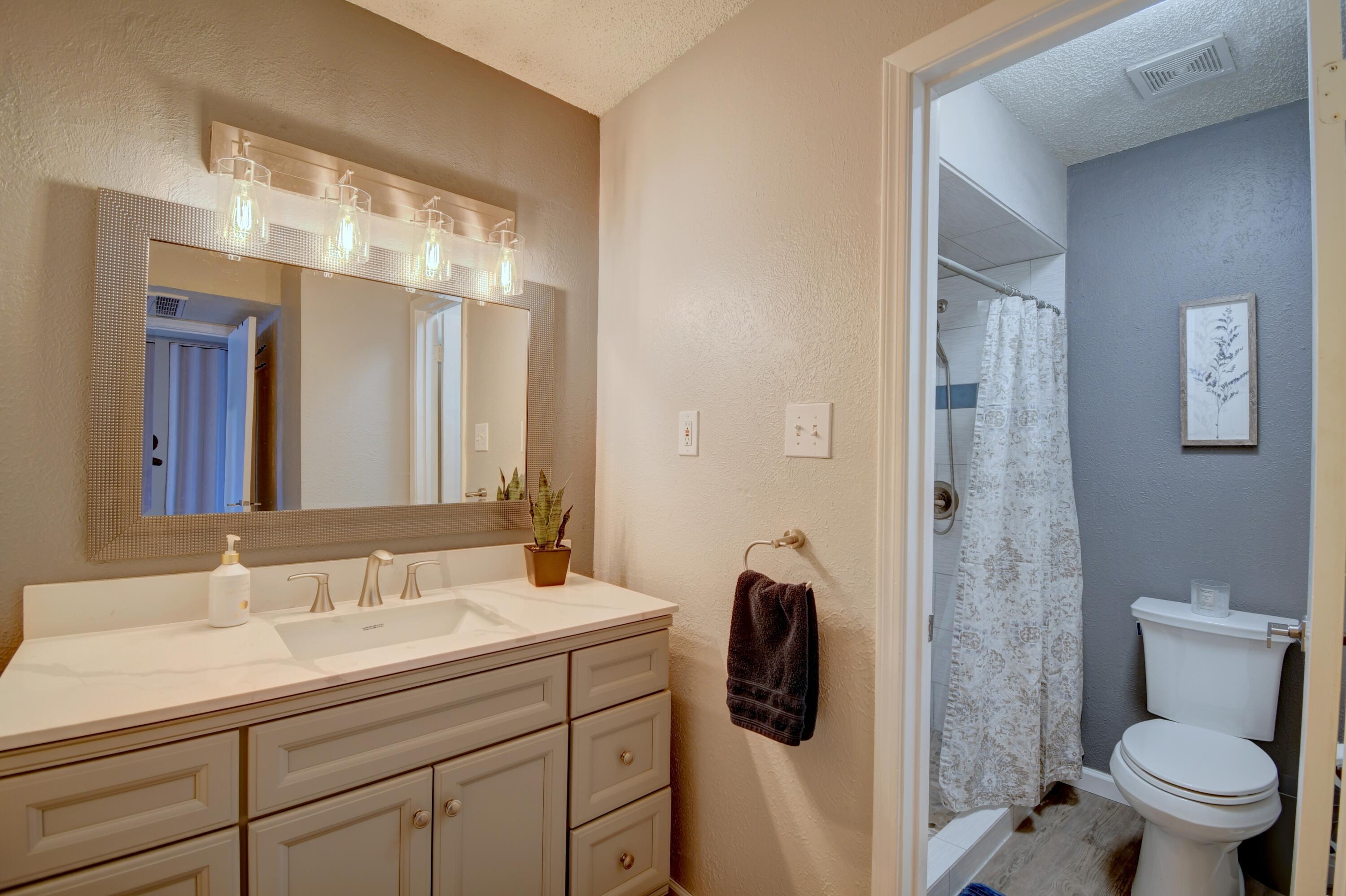 Photo 9 — 4713 COUNTRY CLUB Lane NW D-4