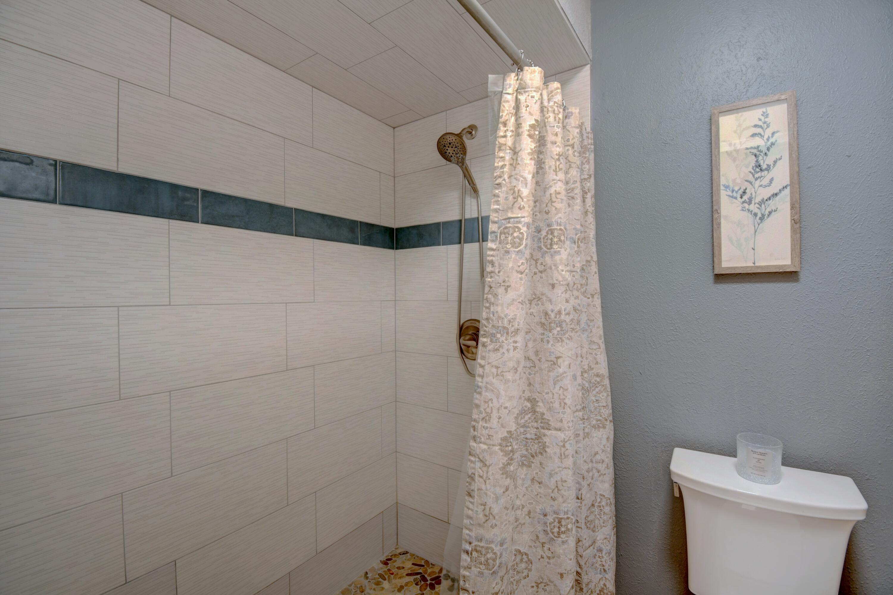 Photo 10 — 4713 COUNTRY CLUB Lane NW D-4