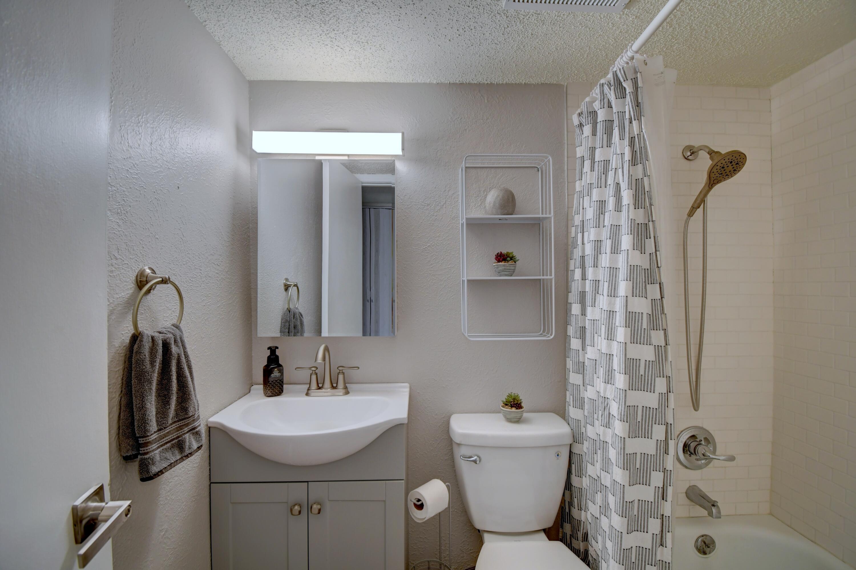Photo 12 — 4713 COUNTRY CLUB Lane NW D-4