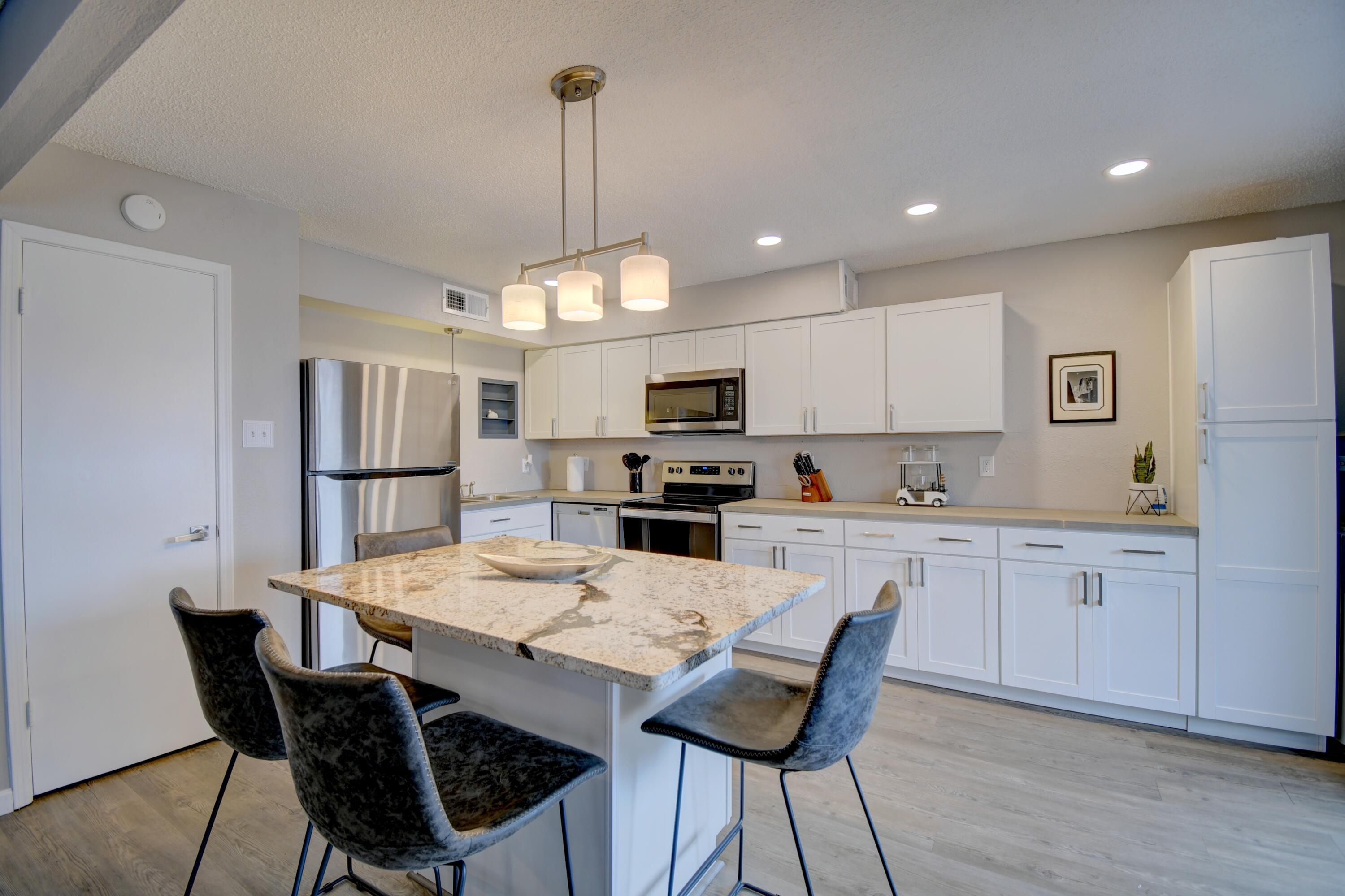 Photo 3 — 4713 COUNTRY CLUB Lane NW D-4