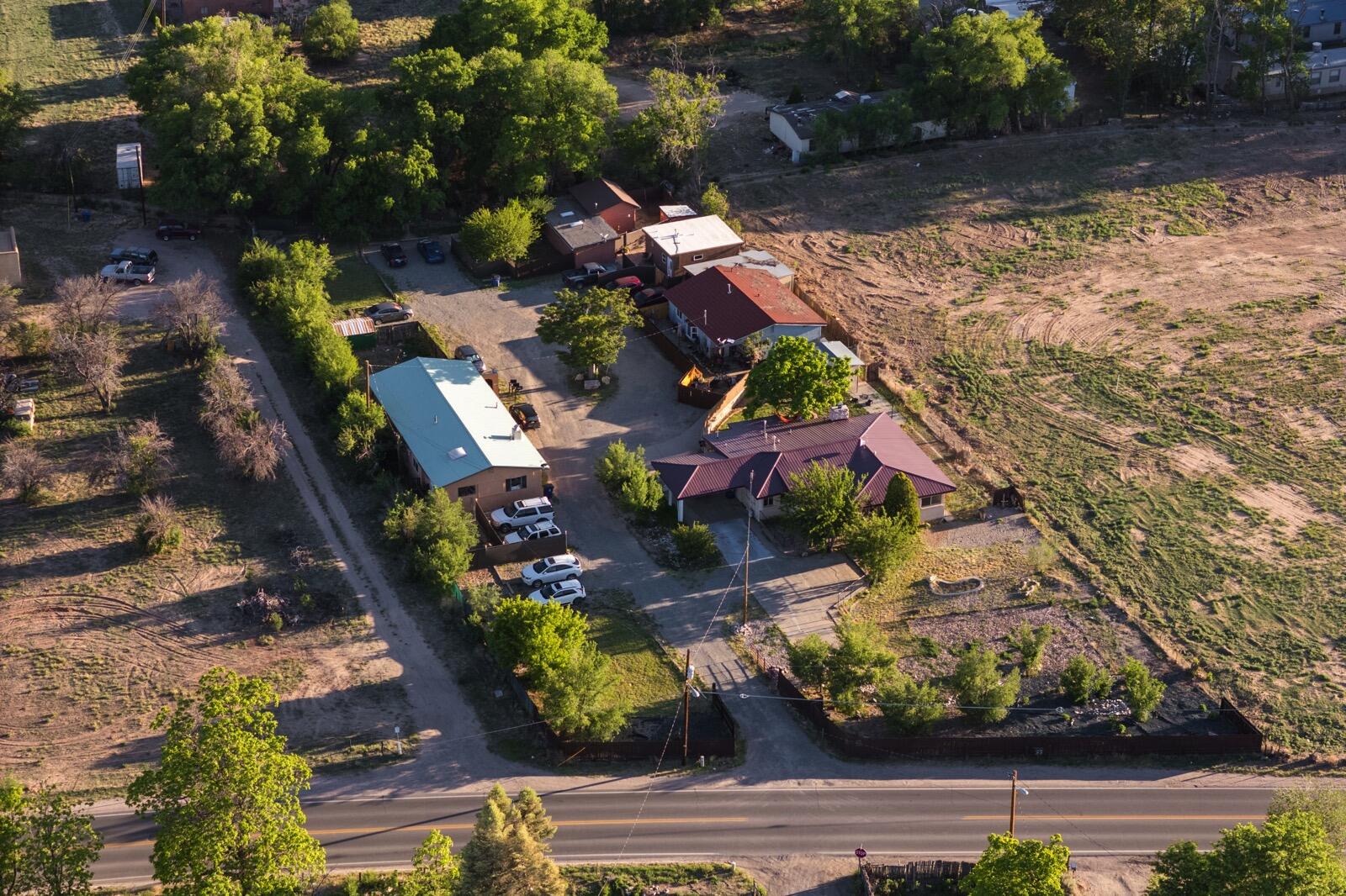 1004 State Road 76, Santa Cruz, NM 87567