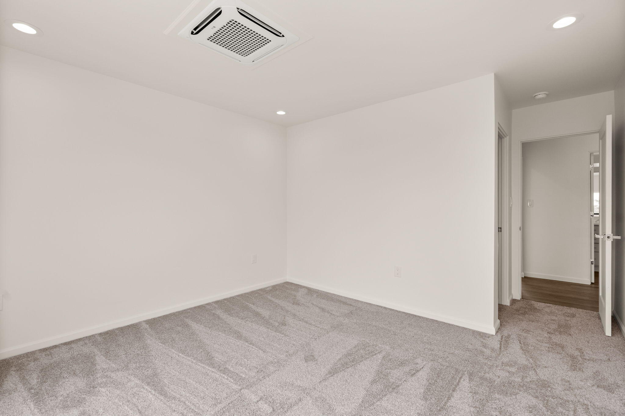 Photo 19 — 233 Stover Avenue SW