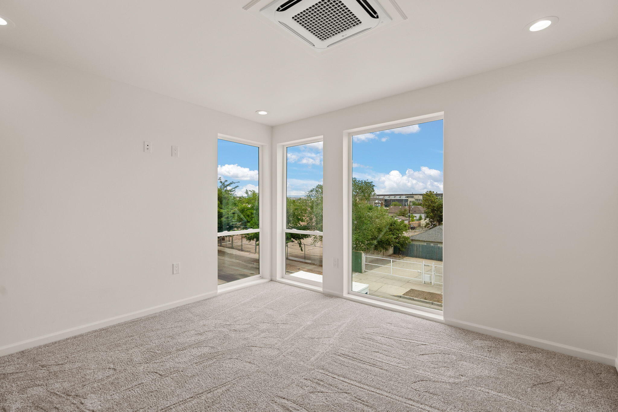 Photo 18 — 233 Stover Avenue SW