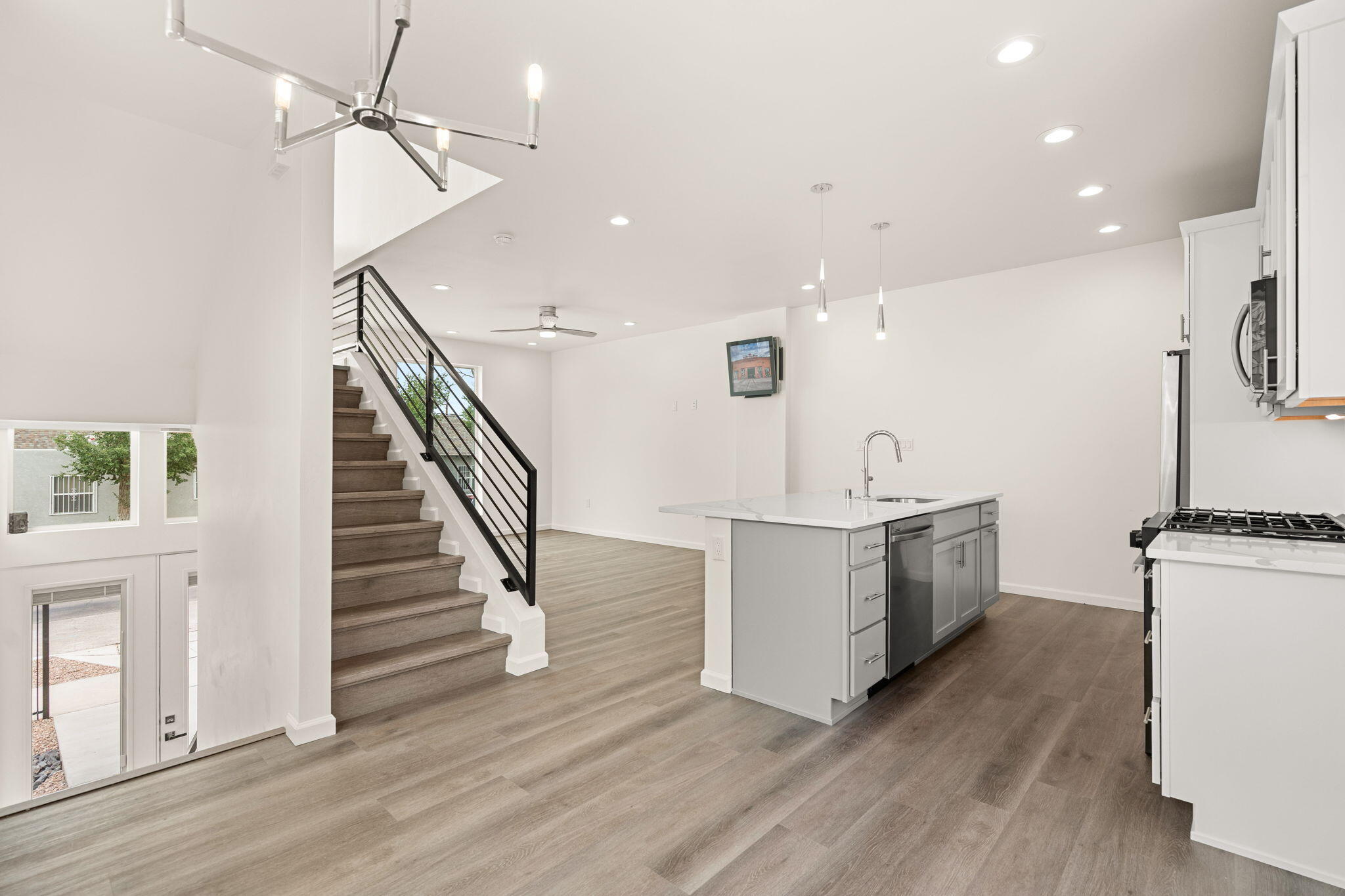 Photo 15 — 233 Stover Avenue SW