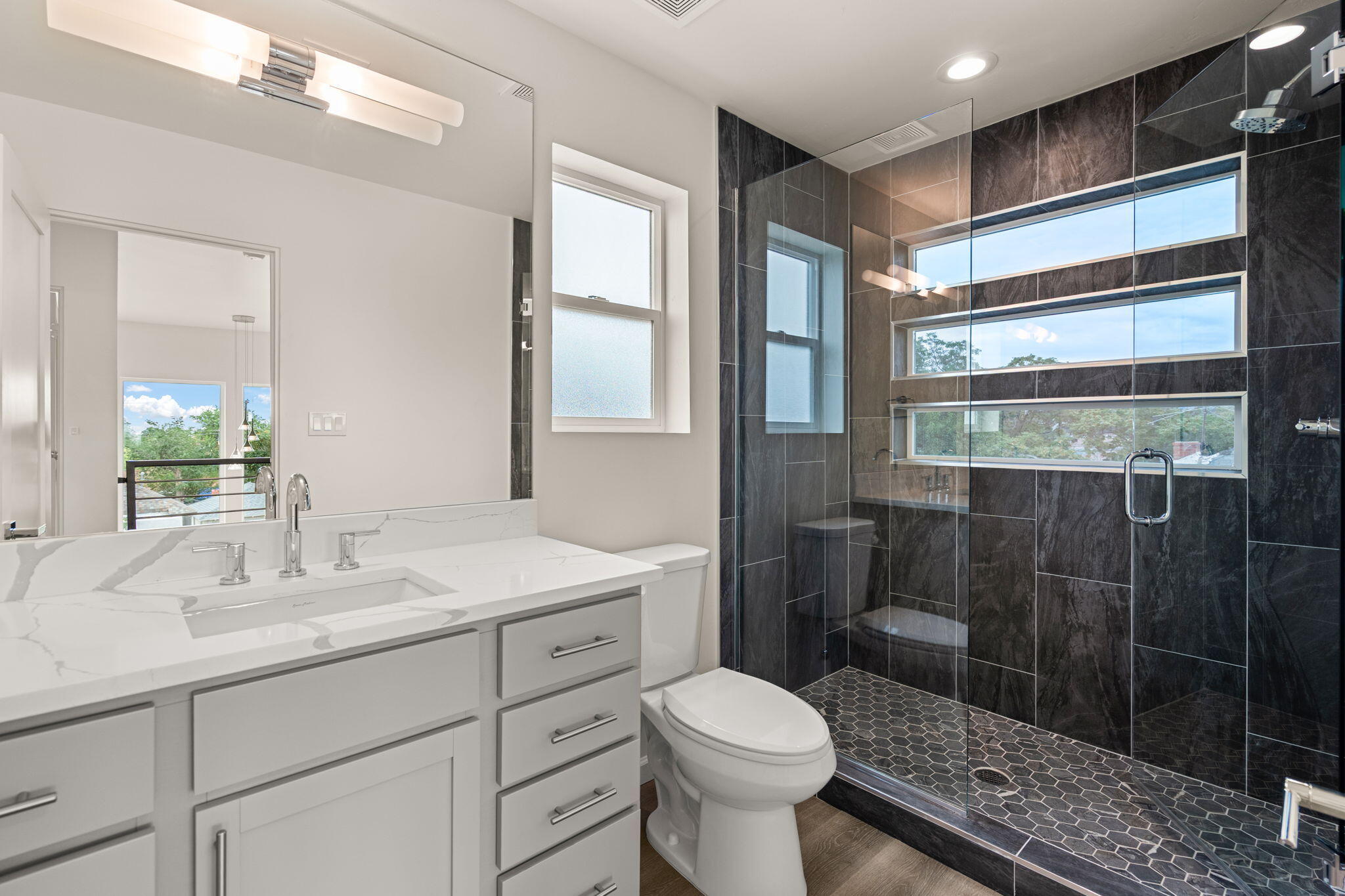 Photo 12 — 233 Stover Avenue SW