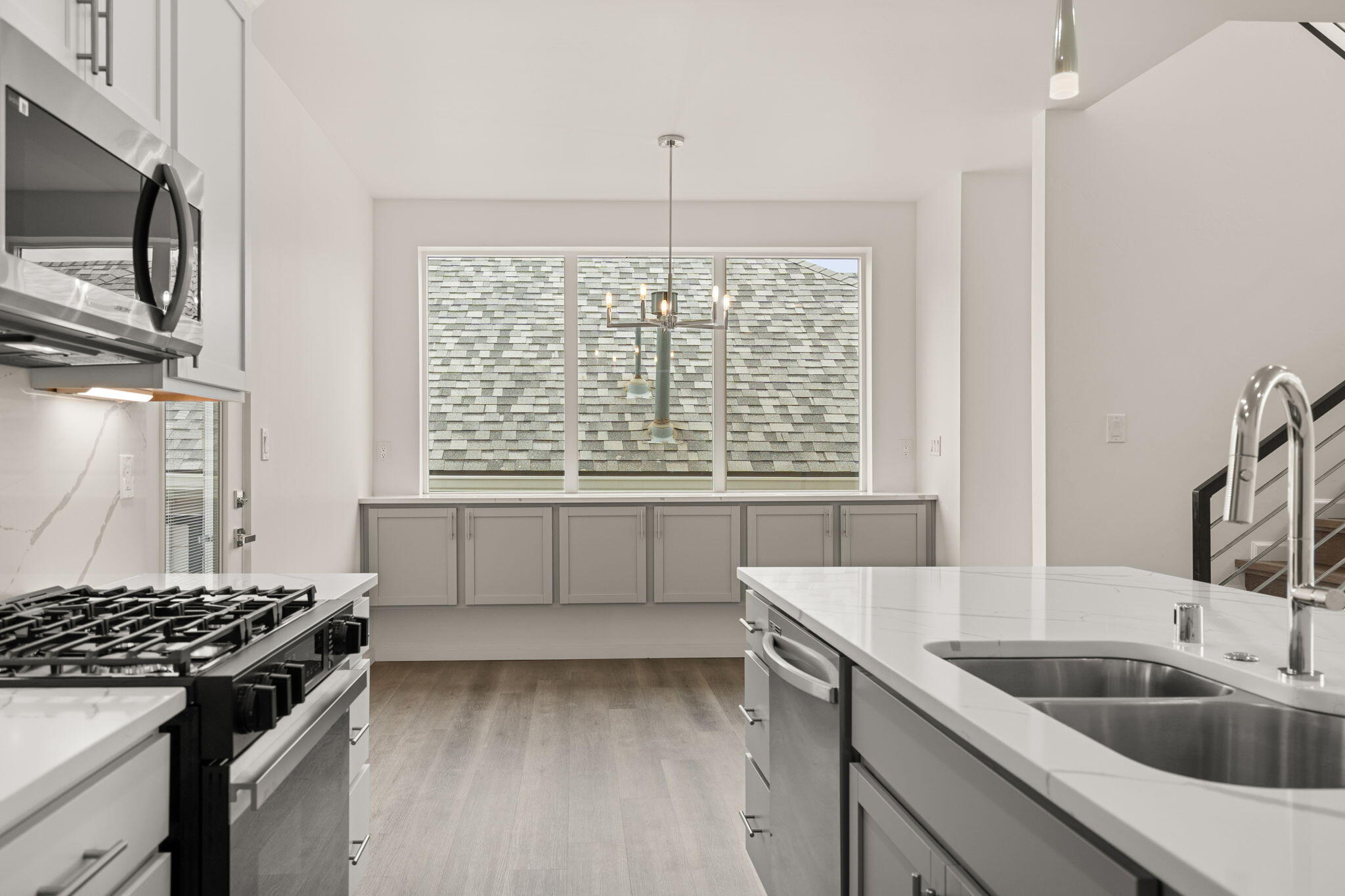 Photo 8 — 233 Stover Avenue SW