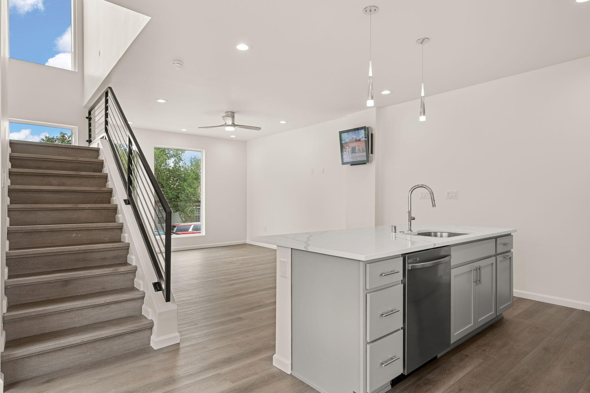 Photo 7 — 233 Stover Avenue SW