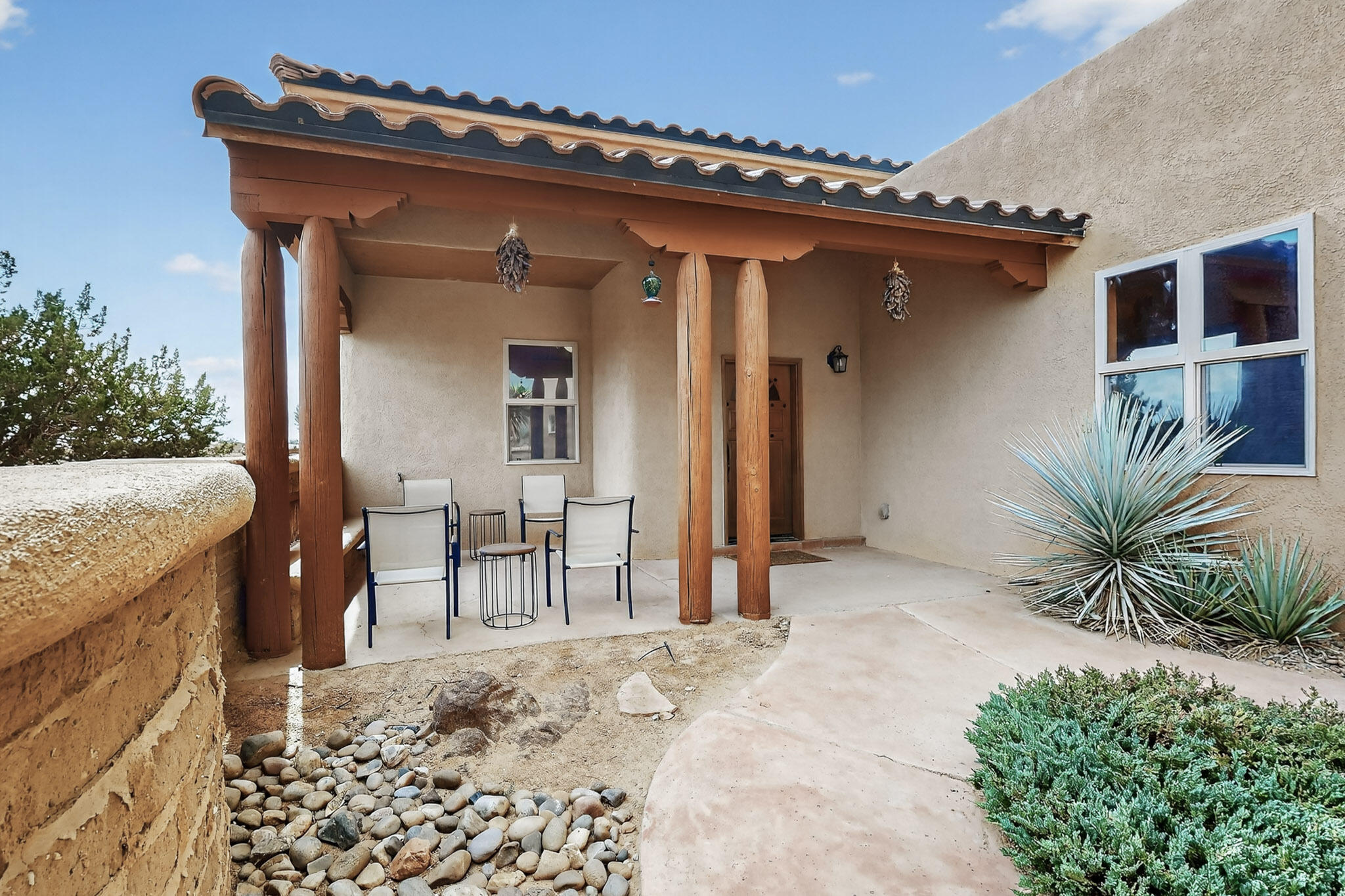 Photo 17 — 2705 Lerma Road NE