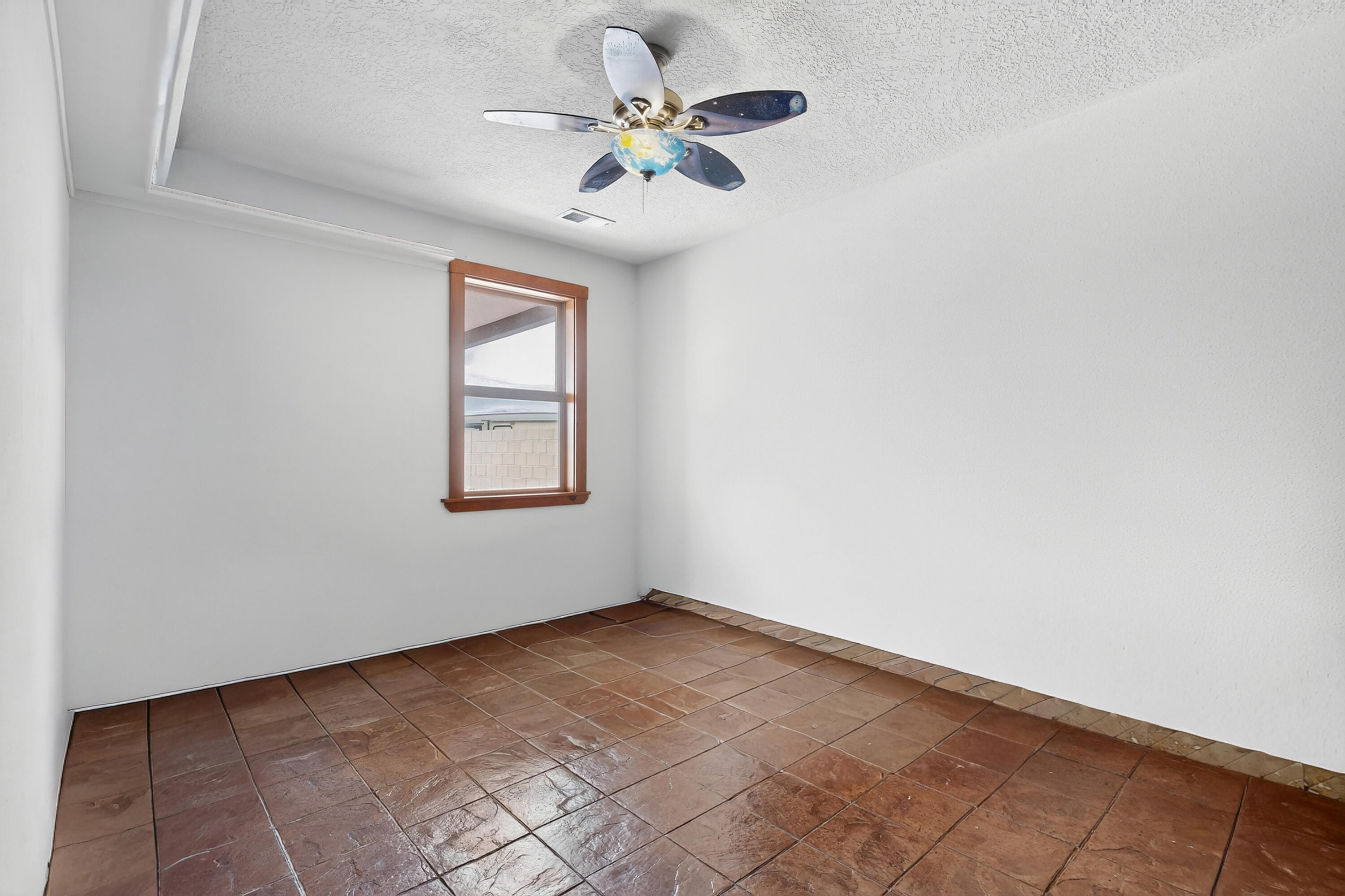 Photo 3 — 2705 Lerma Road NE