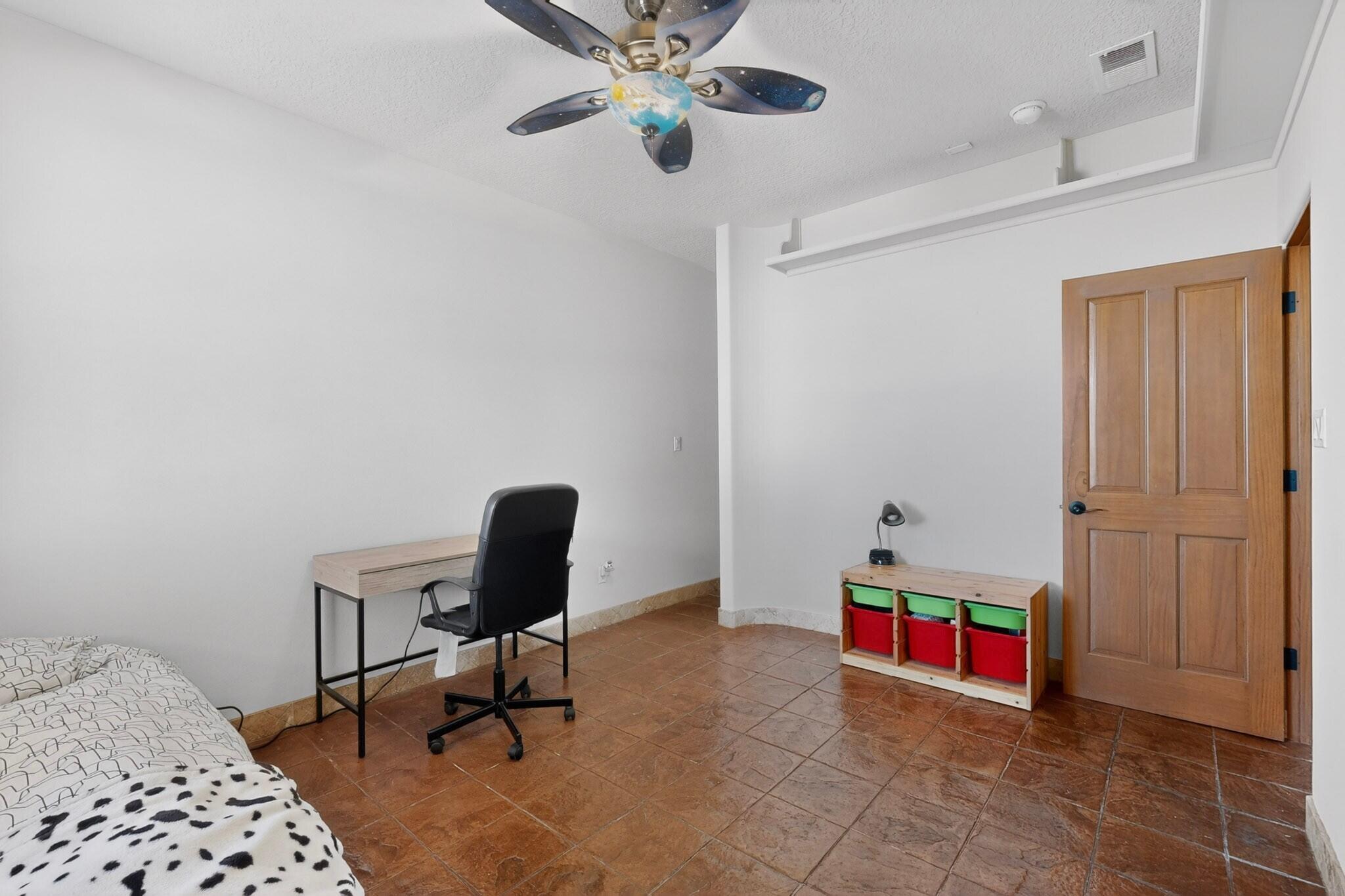 Photo 4 — 2705 Lerma Road NE