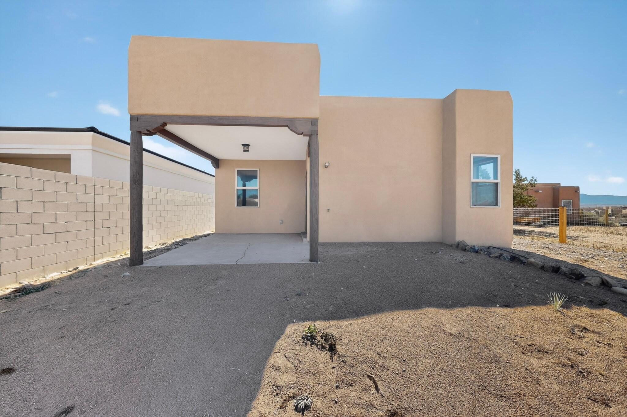 Photo 6 — 2705 Lerma Road NE