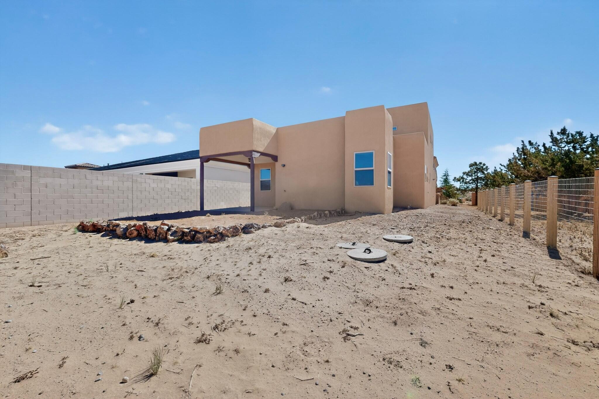 Photo 7 — 2705 Lerma Road NE