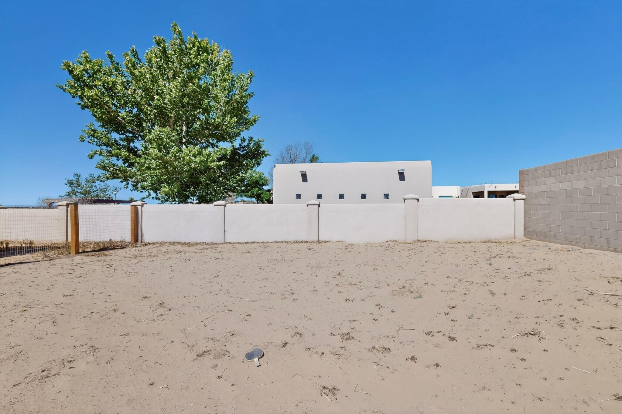 Photo 11 — 2705 Lerma Road NE
