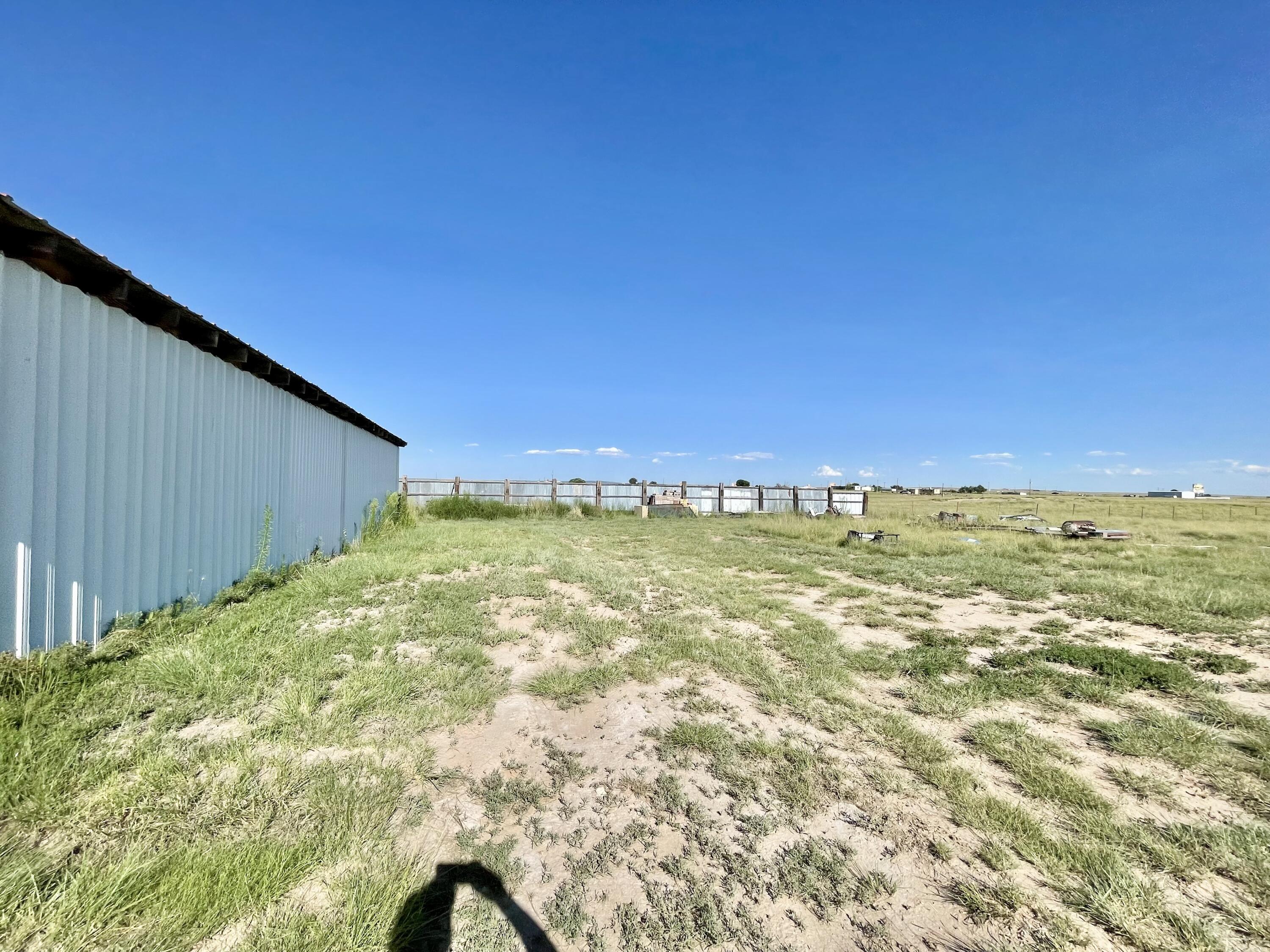 Photo 7 — 61 SORREL Avenue