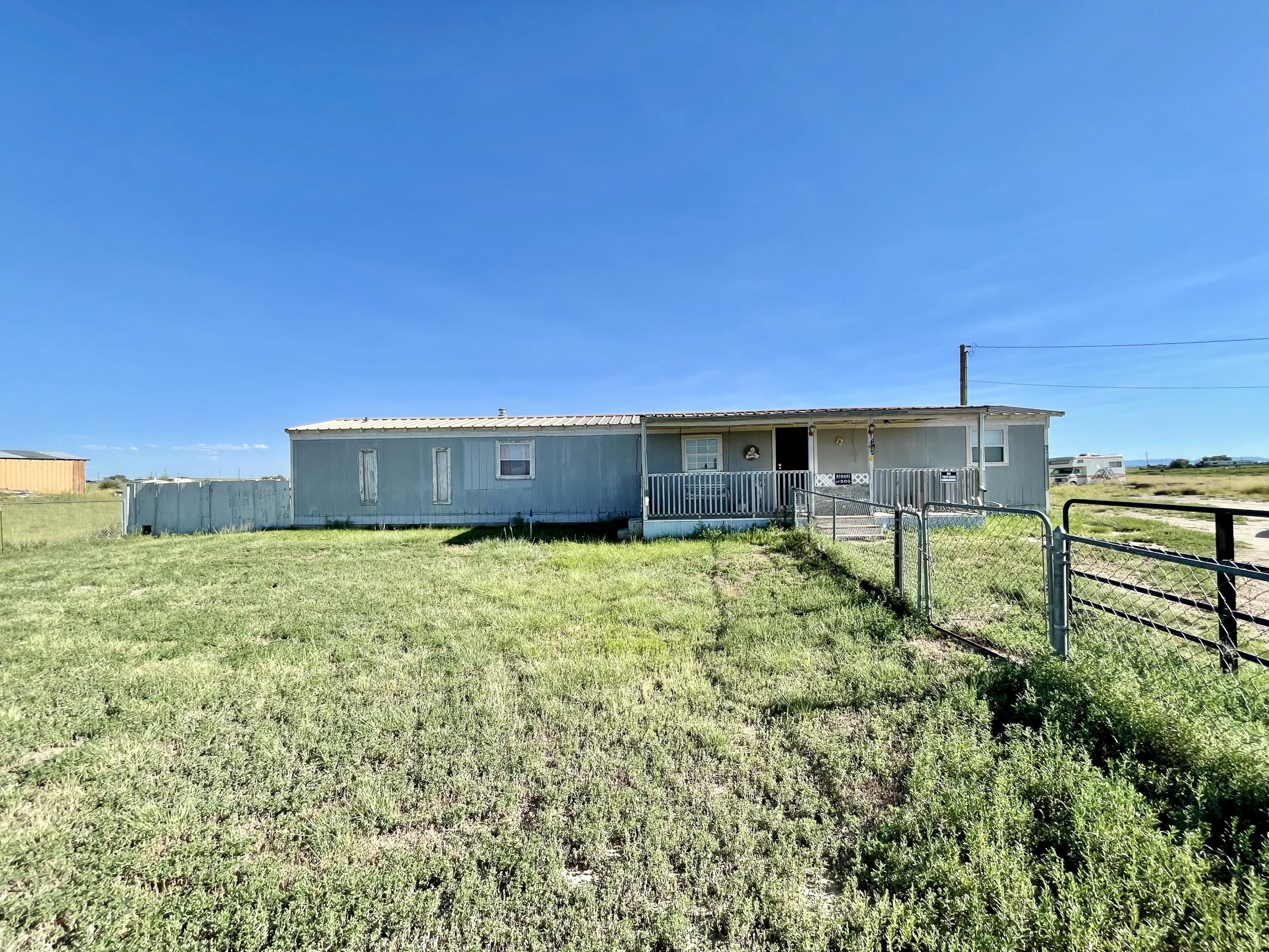 Photo 4 — 61 SORREL Avenue