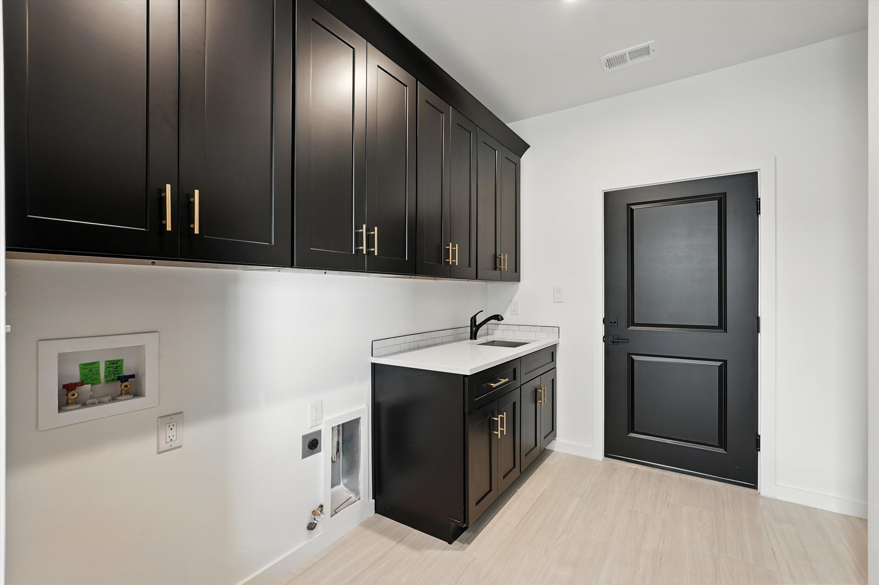 Photo 14 — 4844 Kim Road