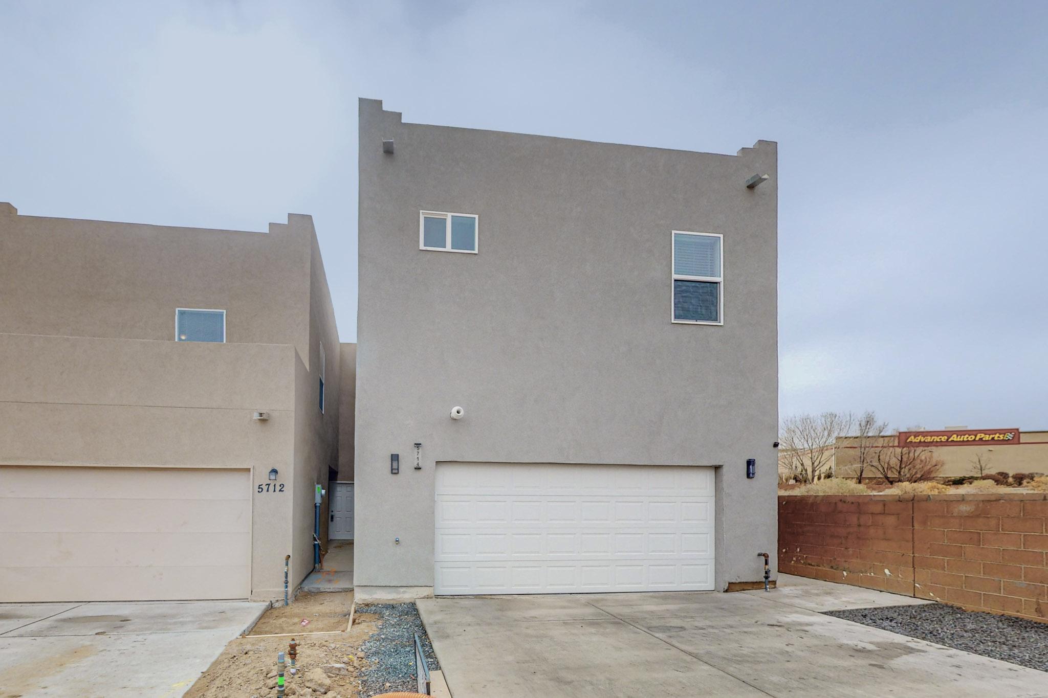 5714 PINNACLE PEAK Court NW
