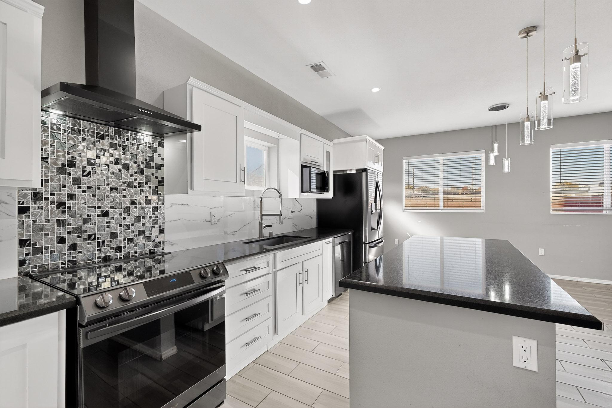 Photo 17 — 5714 PINNACLE PEAK Court NW