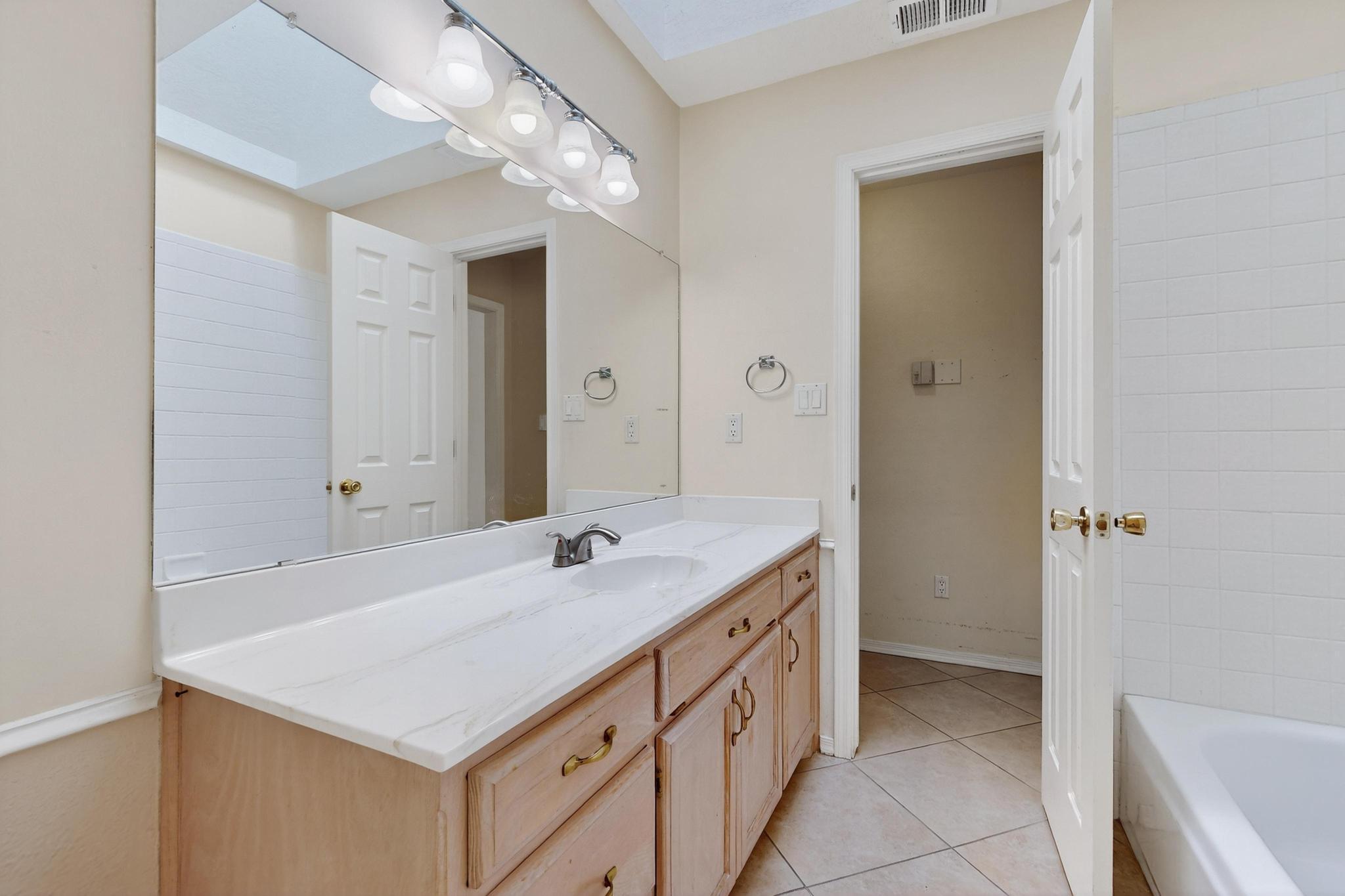 Photo 17 — 9232 JILL PATRICIA Street NW