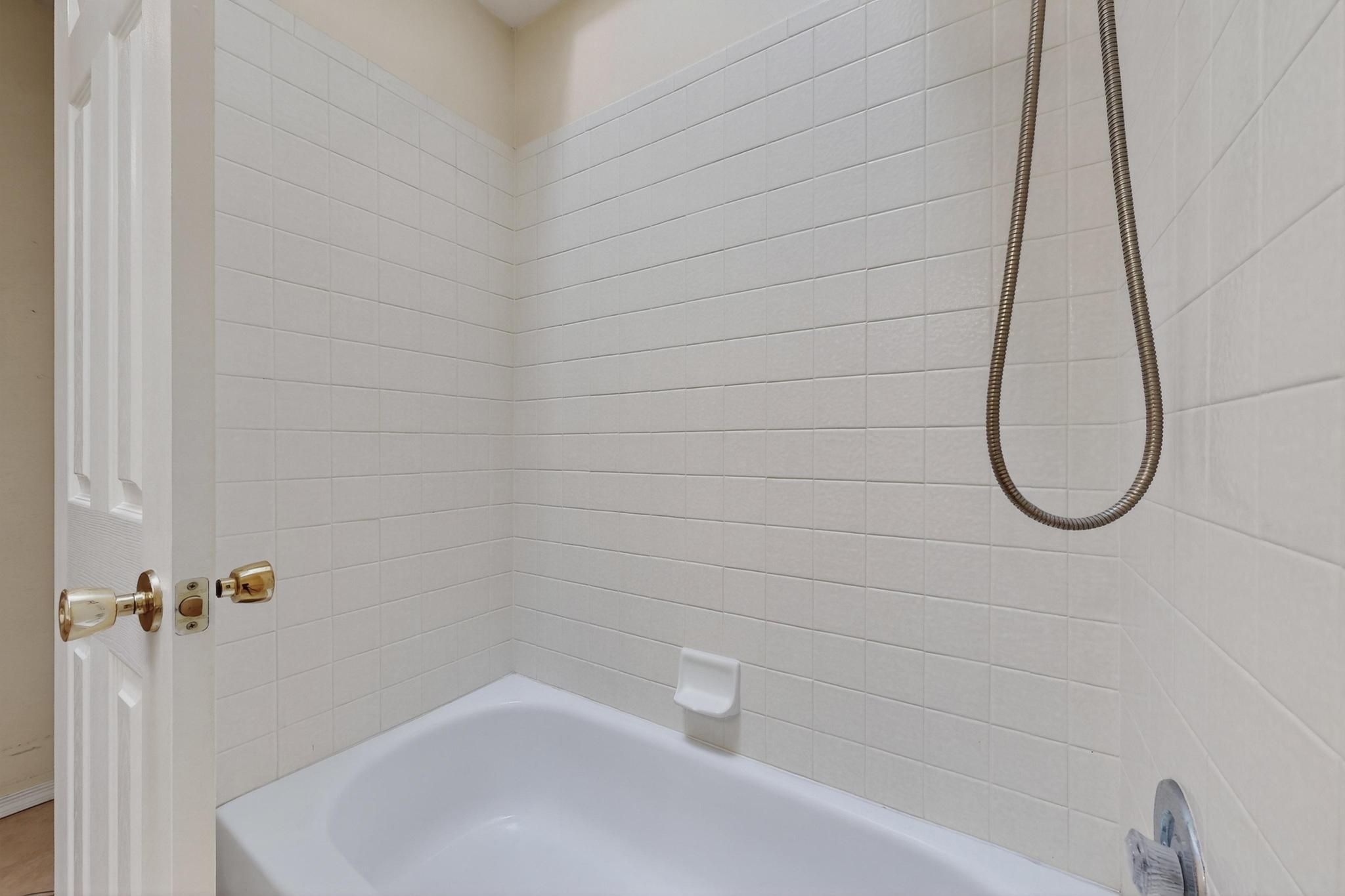 Photo 16 — 9232 JILL PATRICIA Street NW