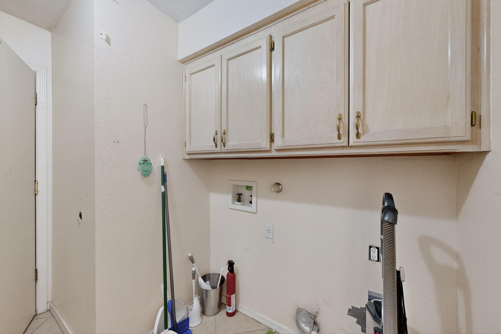 Photo 5 — 9232 JILL PATRICIA Street NW