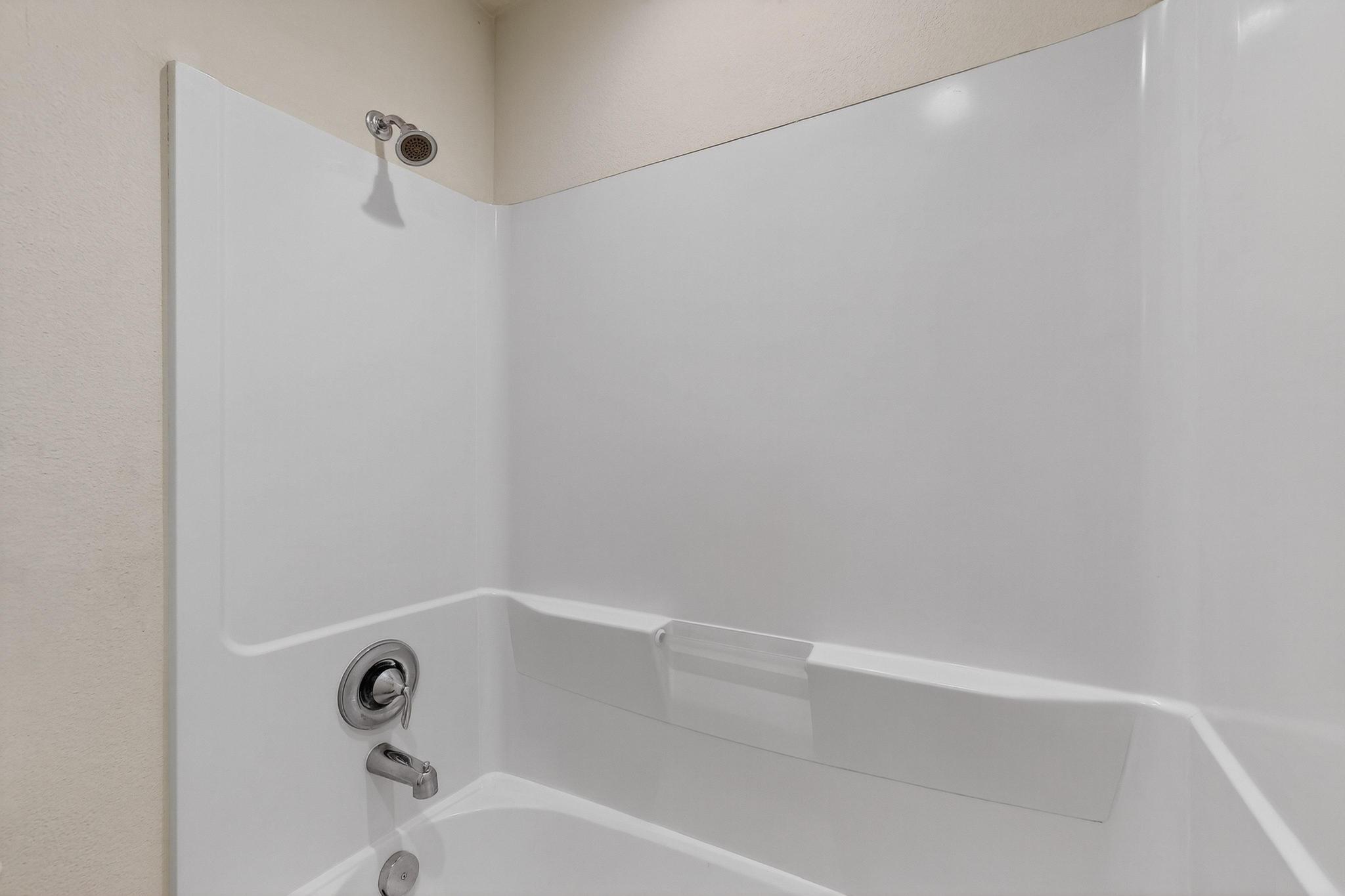 Photo 9 — 2015 SALVATOR Drive SE