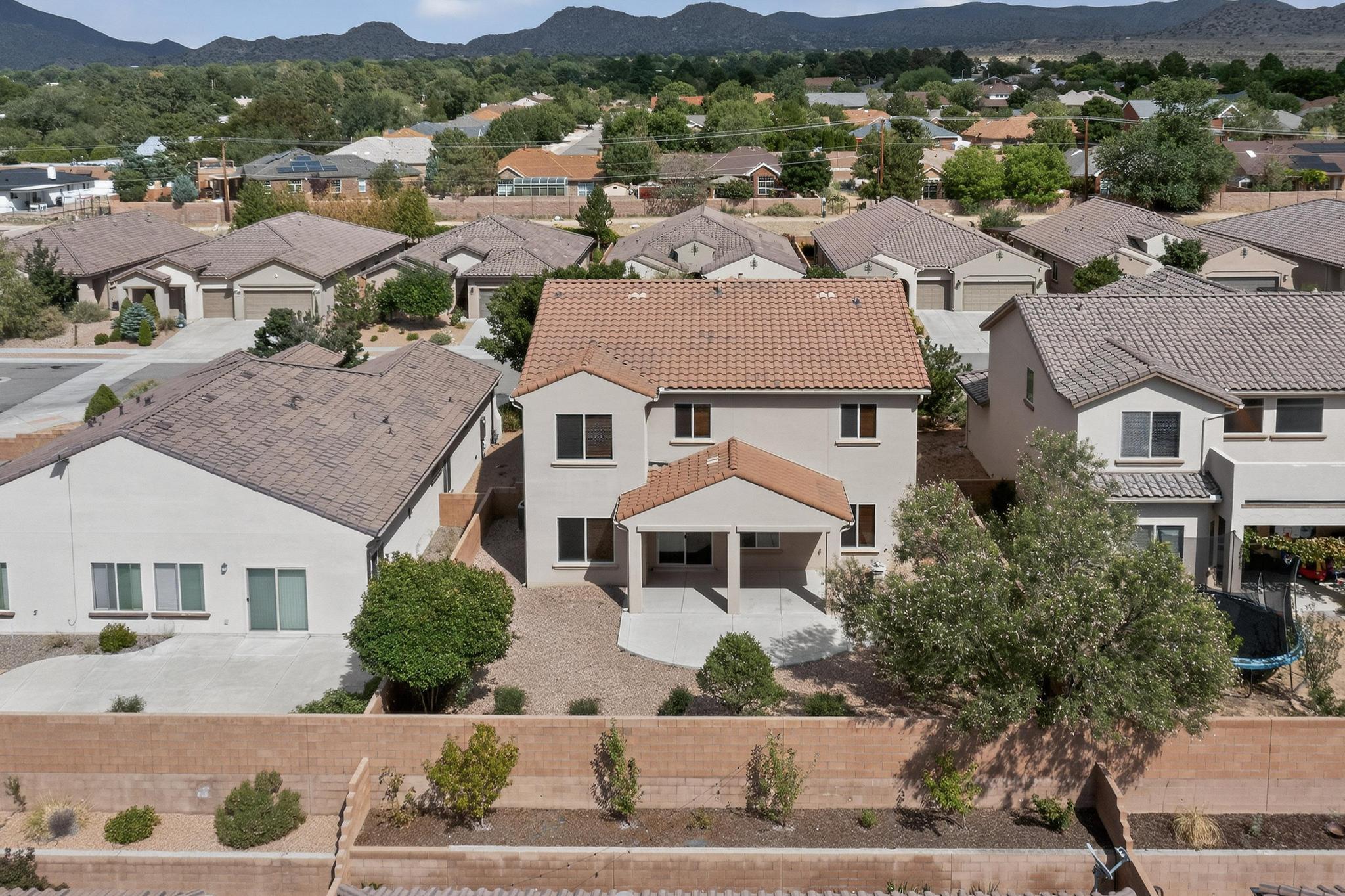 Photo 4 — 2015 SALVATOR Drive SE