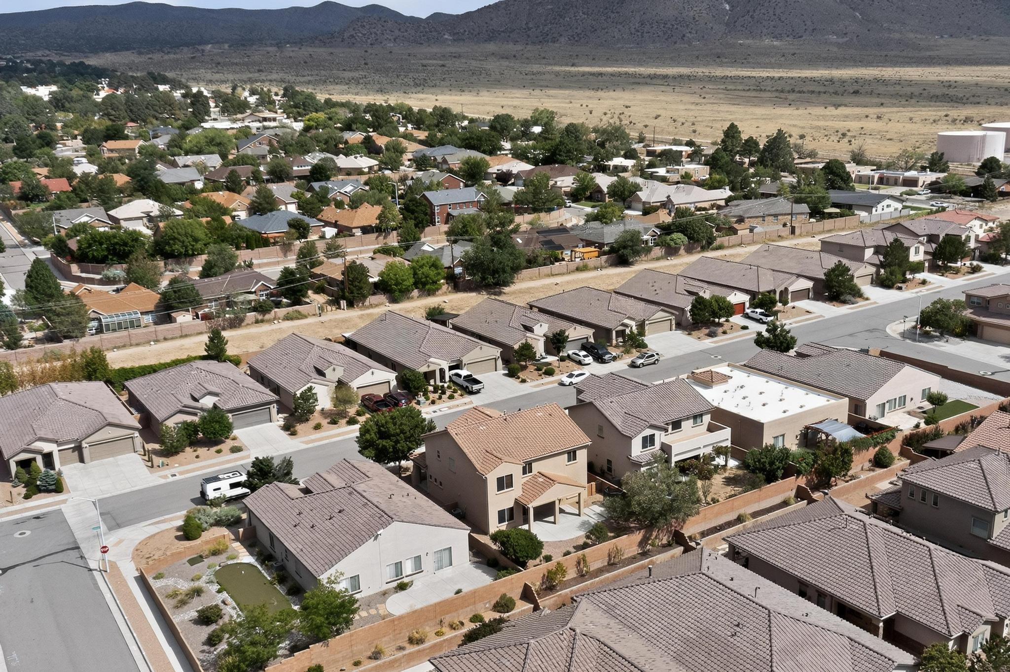 Photo 6 — 2015 SALVATOR Drive SE