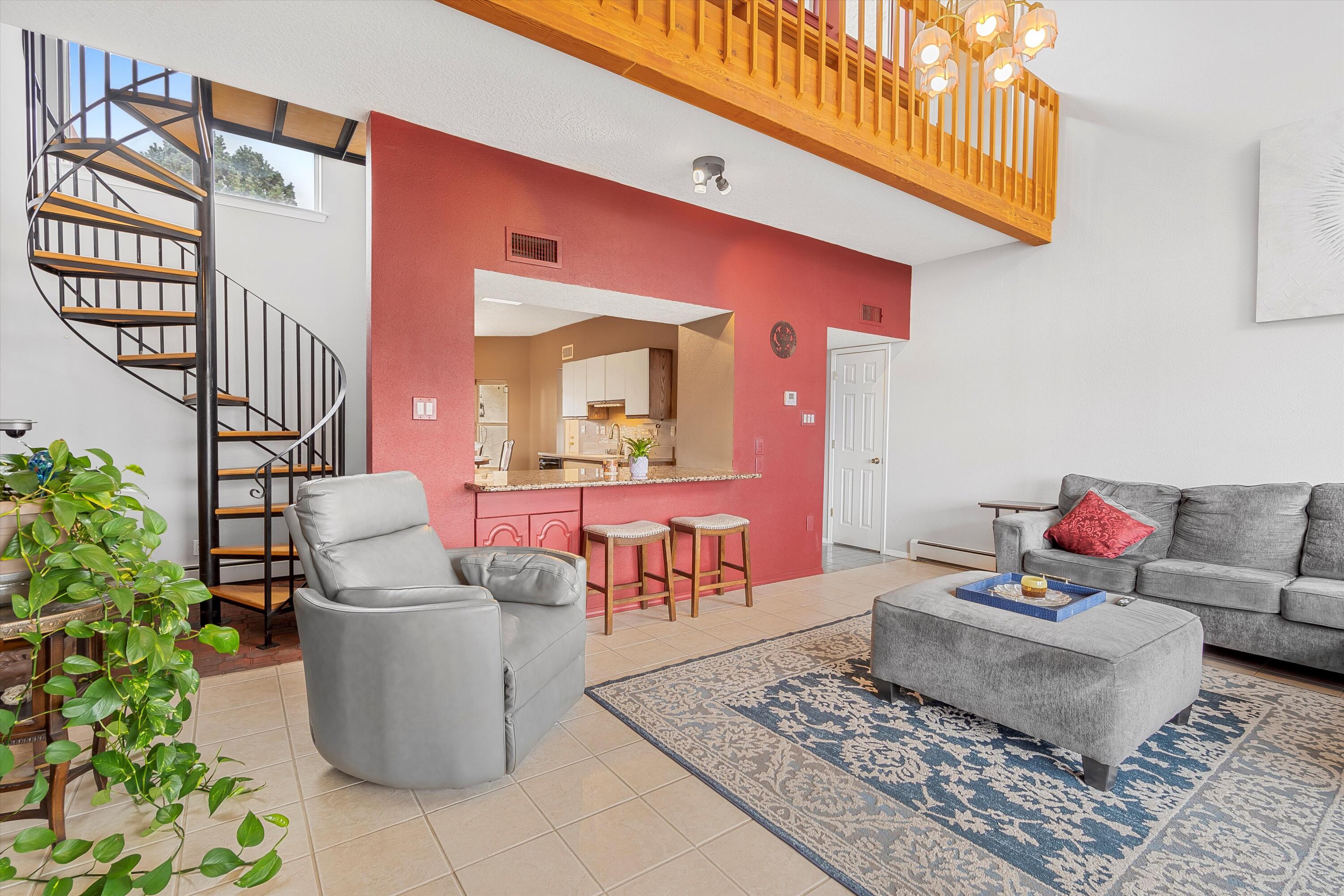 Photo 6 — 582 EASTLAKE Drive SE