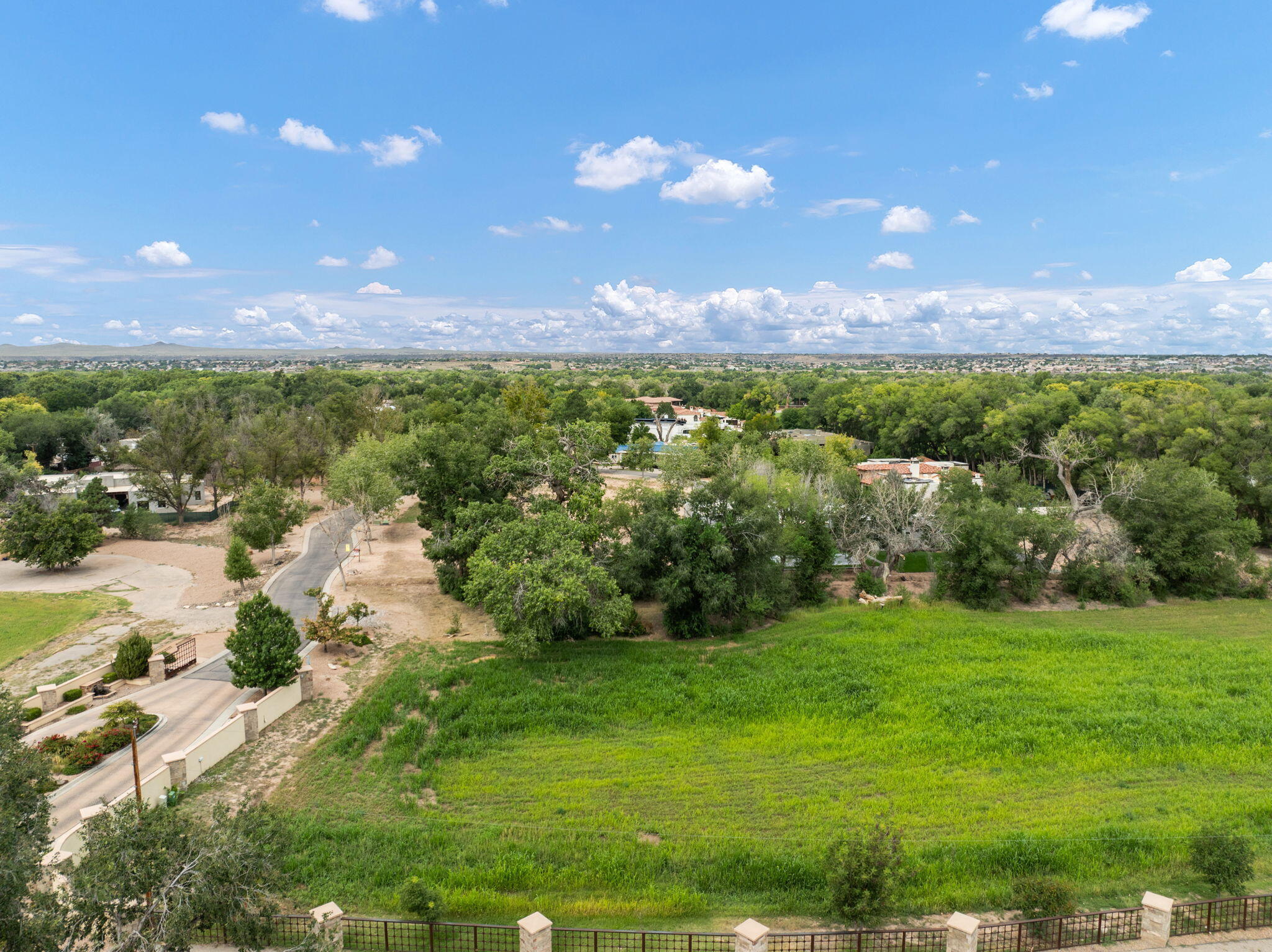 Photo 9 — 1001 COTTONWOOD Drive NW